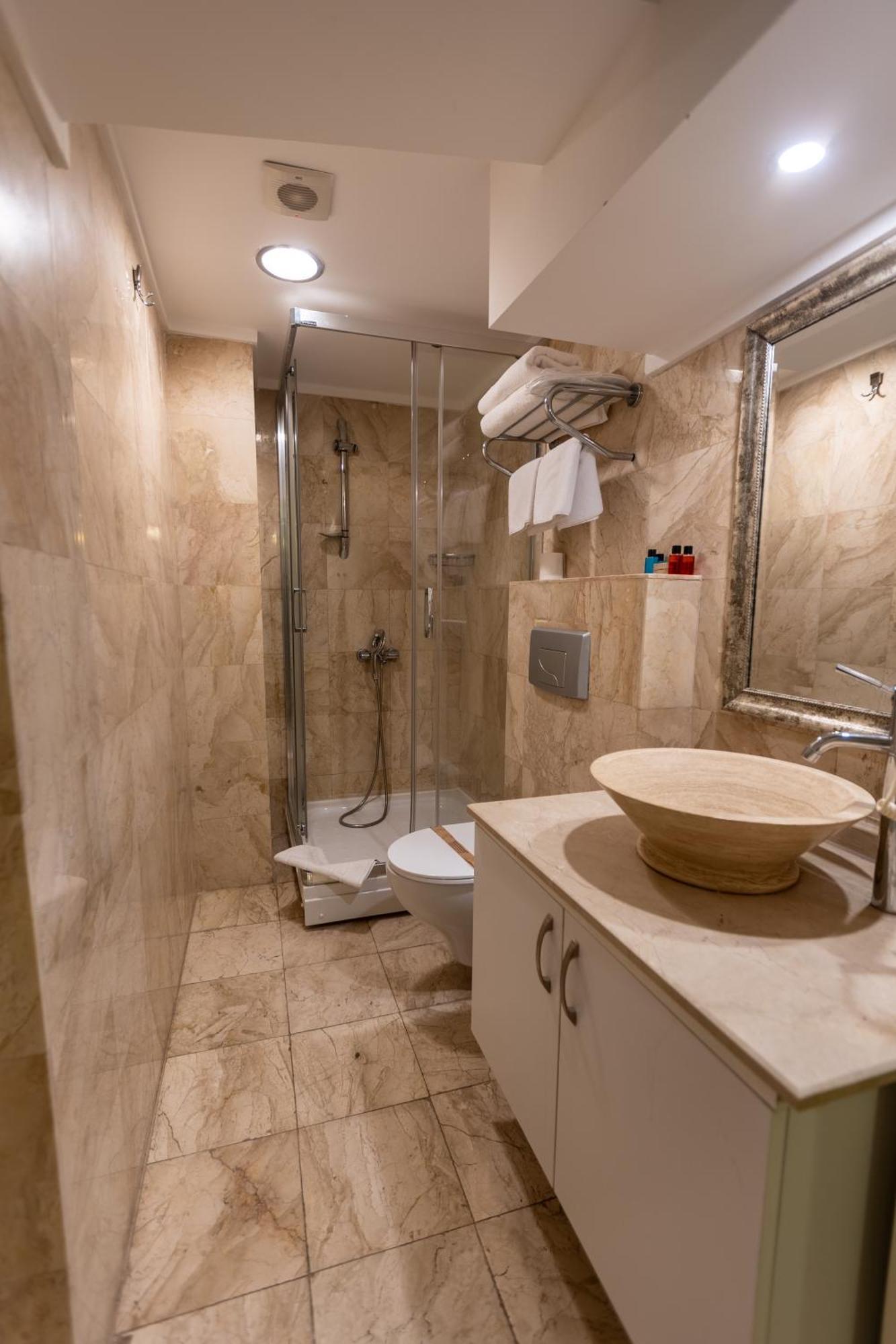 Business Hotel 3*
