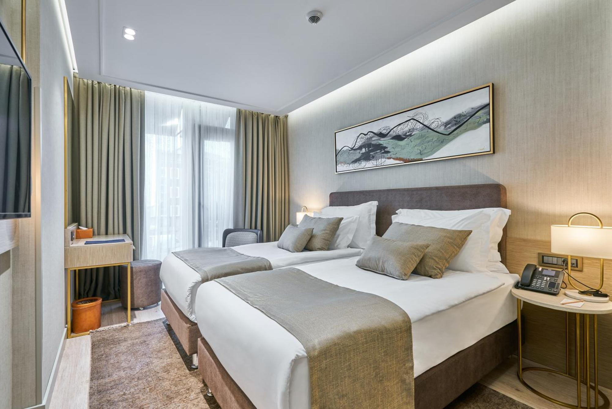 Rayelin Old Special Category Hotel *