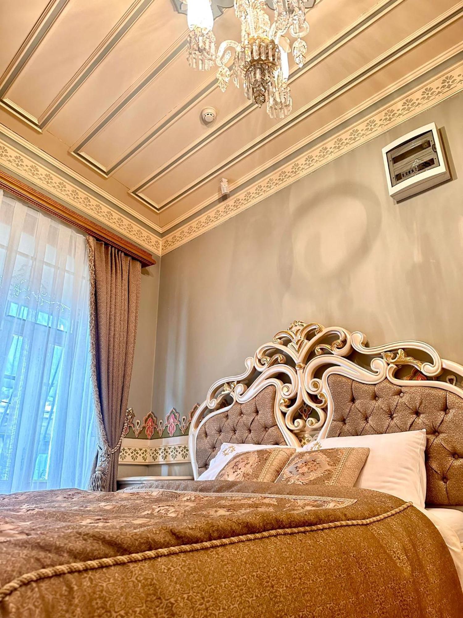 Castello Bella Balat Apart