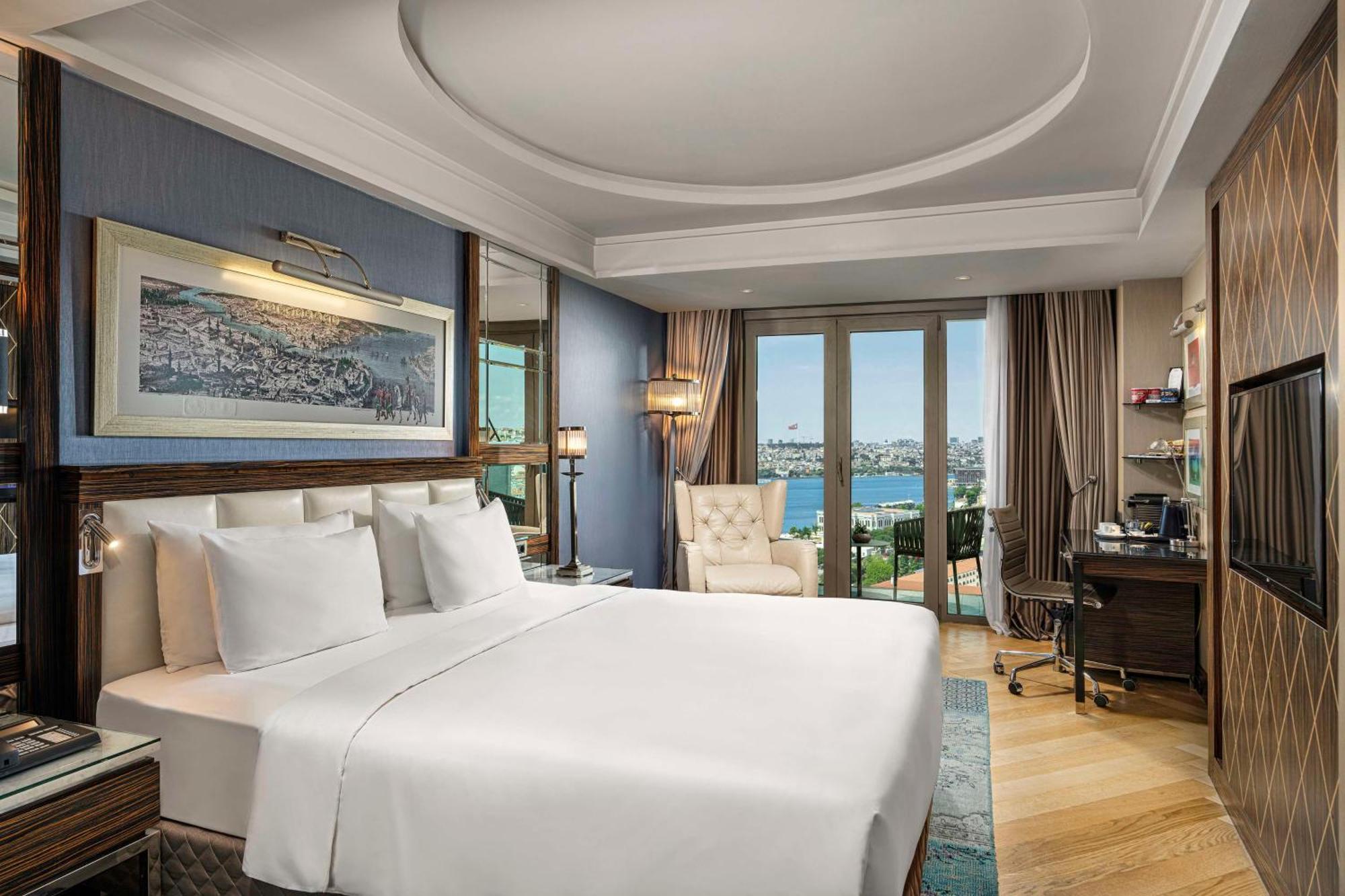 Radisson Blu Pera 5*