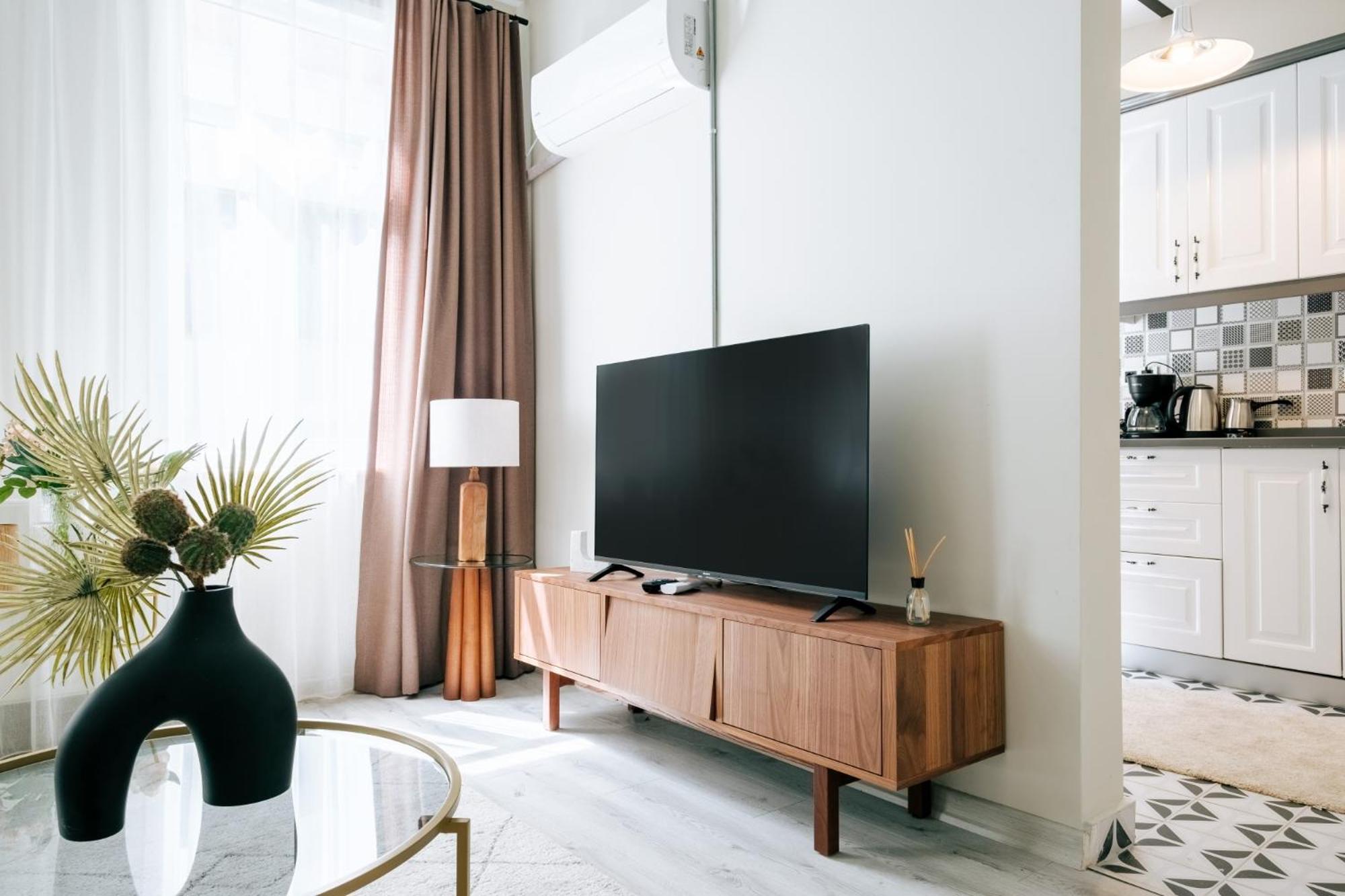 Apartment Renovated Modern Flat In Istiklal Avenue *