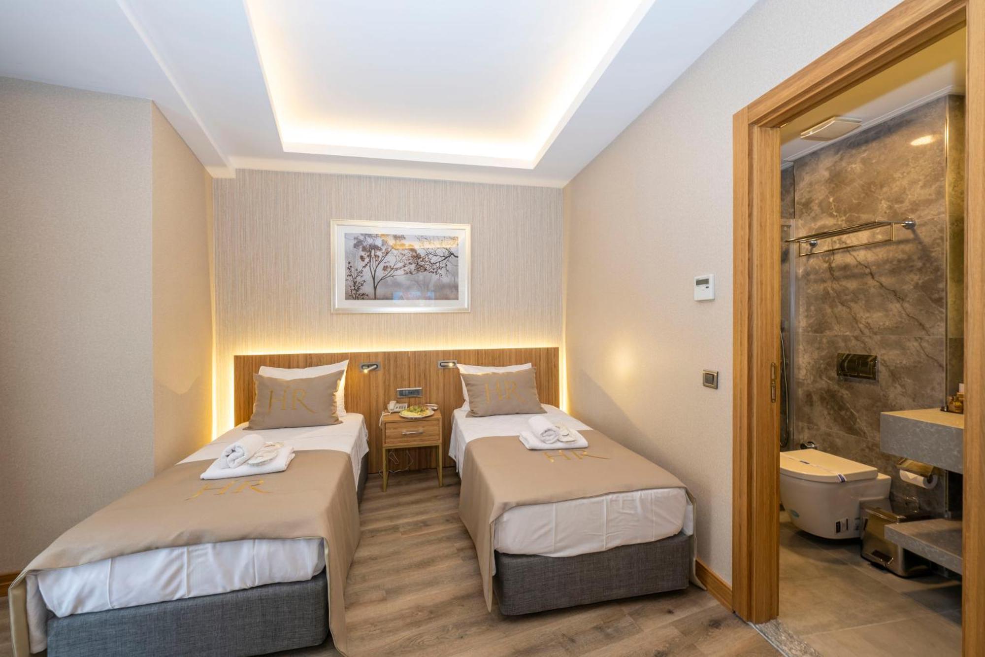 Ravi Hotel