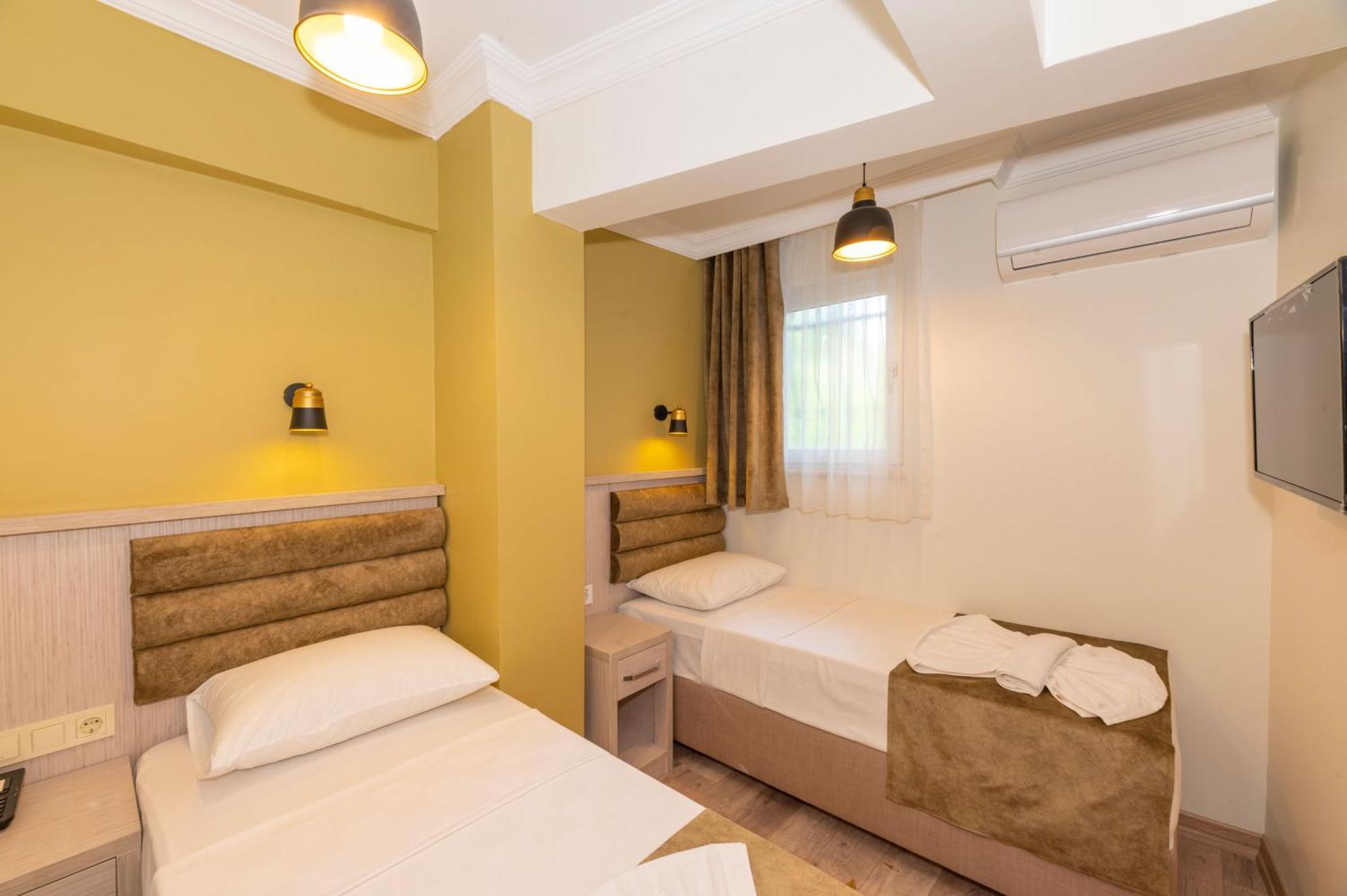 Bazaar Old Hotel 2*