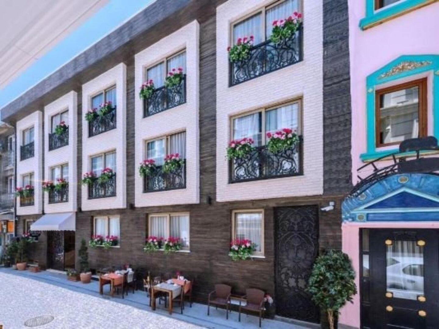Aybar & 4* Istanbul