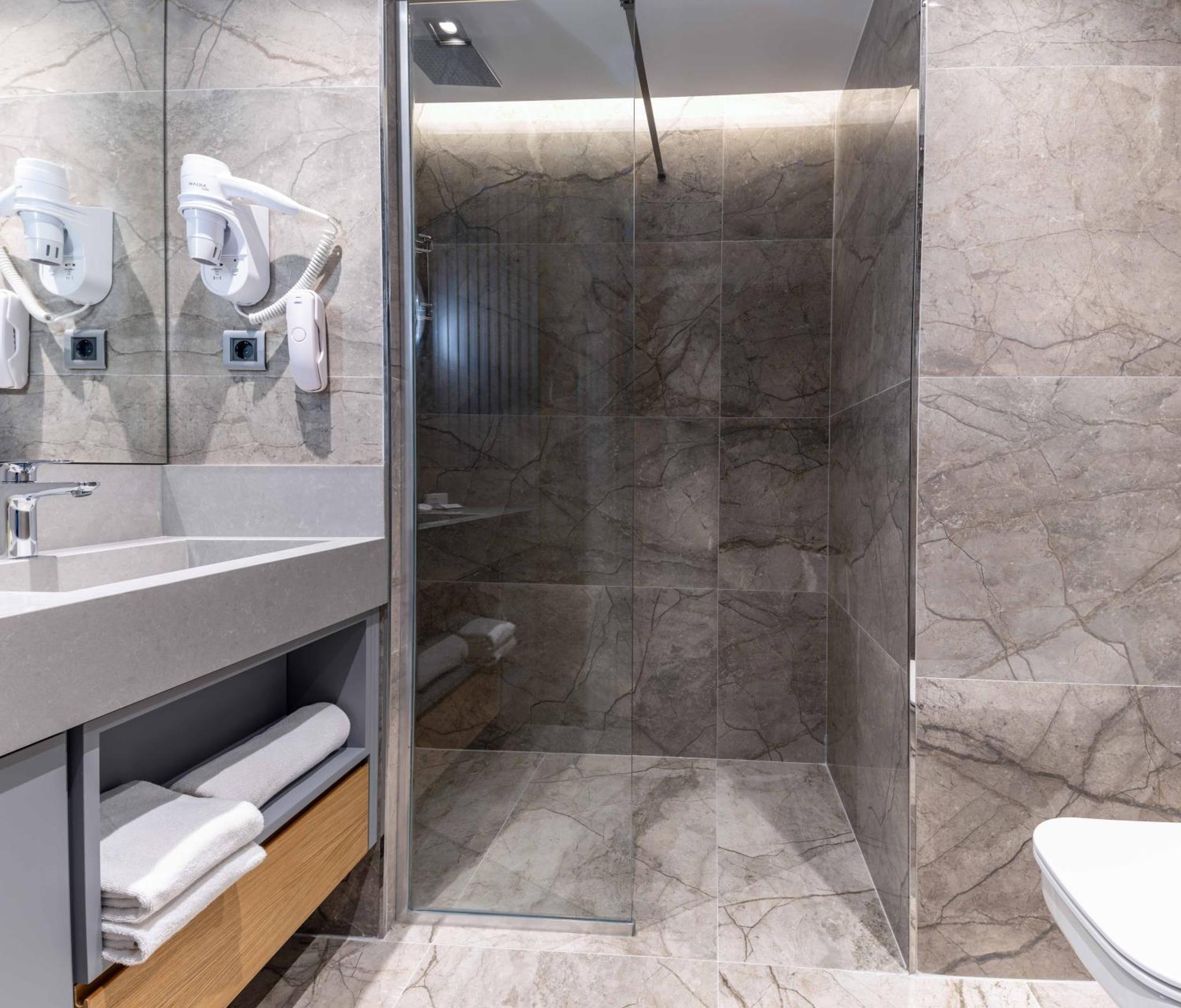 Hotel Zurich 3*