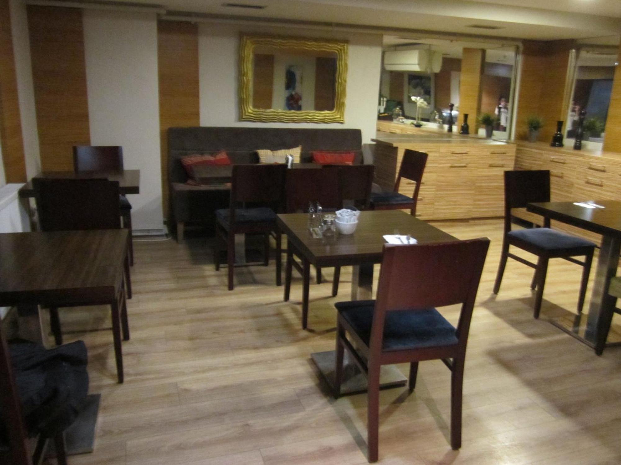 Derpa Hotel 3*
