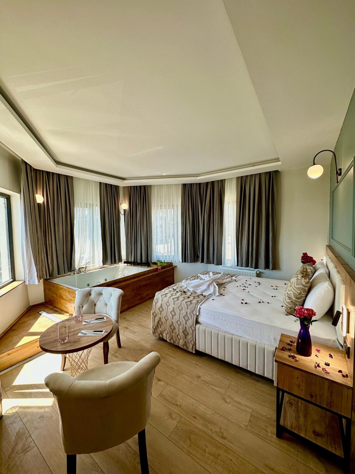 Newalla Old Otel 5*