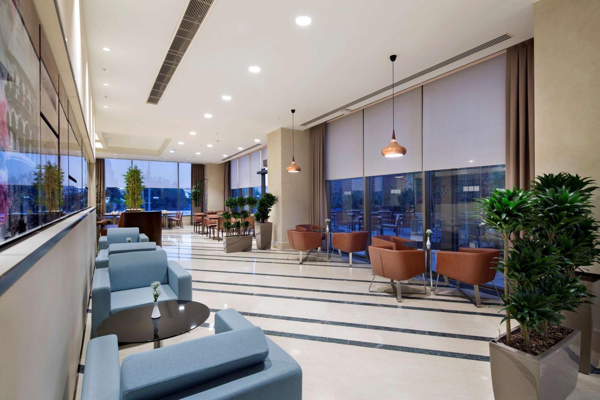 Hotel Hilton Garden Beylikduzu 4*