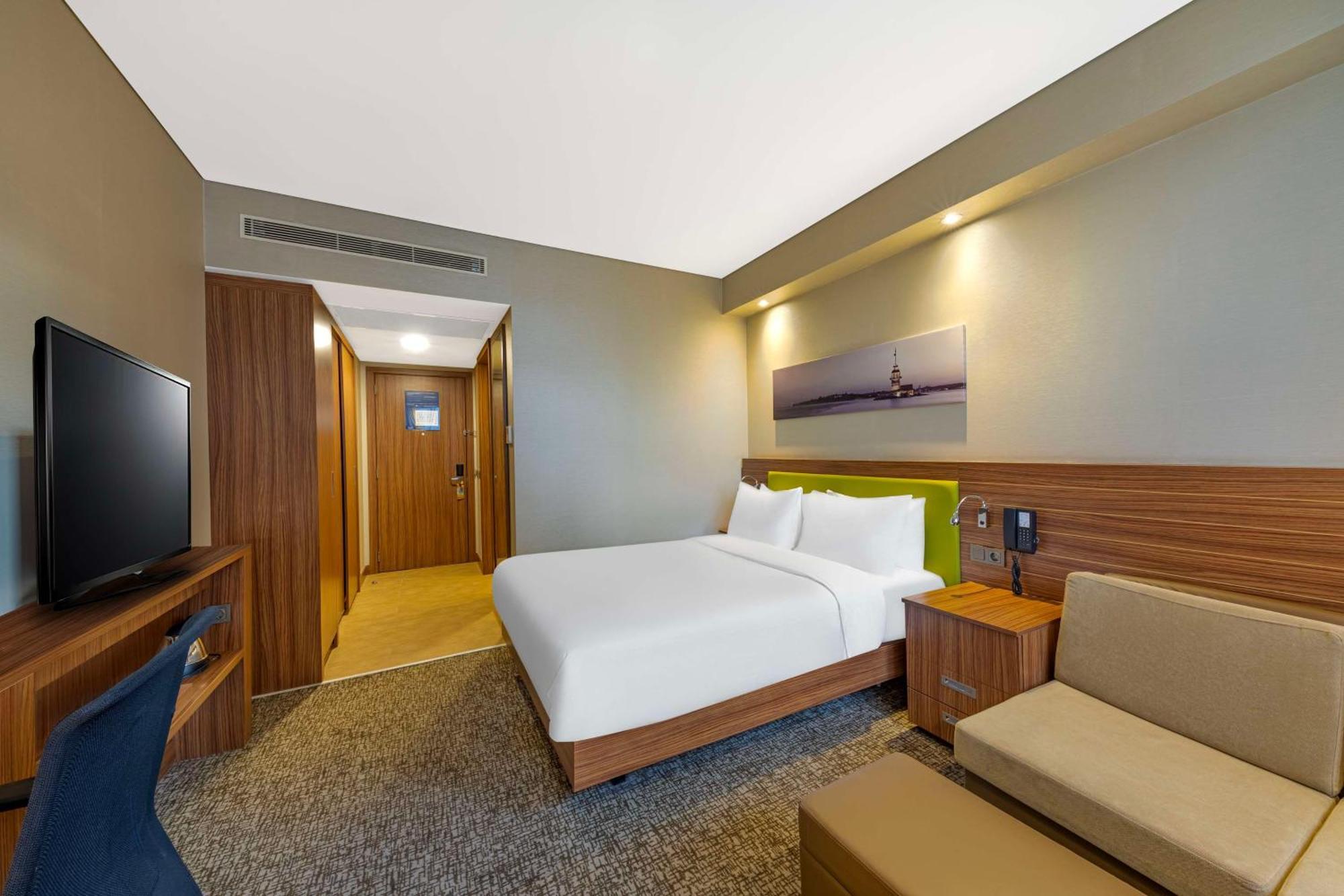 Hotel Hampton By Hilton Kayasehir 3*
