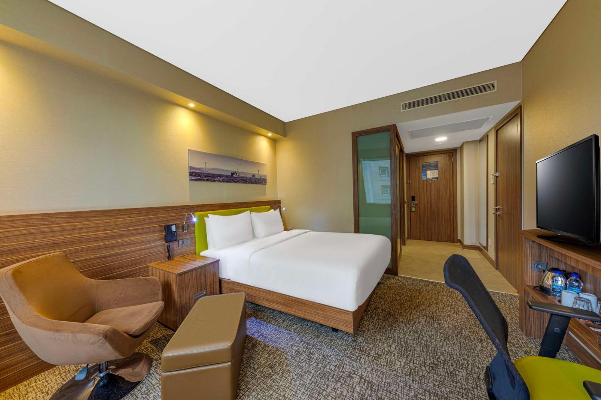 Hampton By Hilton Kayasehir 3*