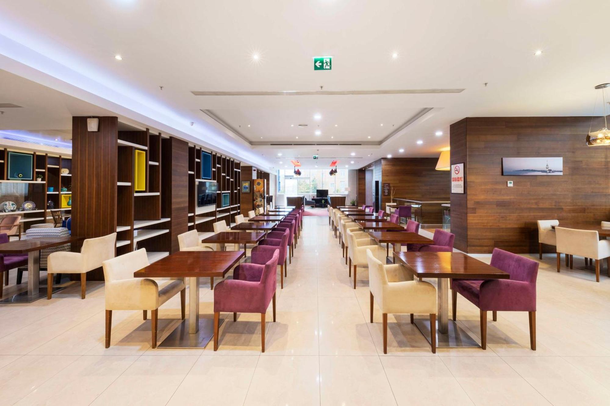 Hampton By Hilton Kayasehir 3*