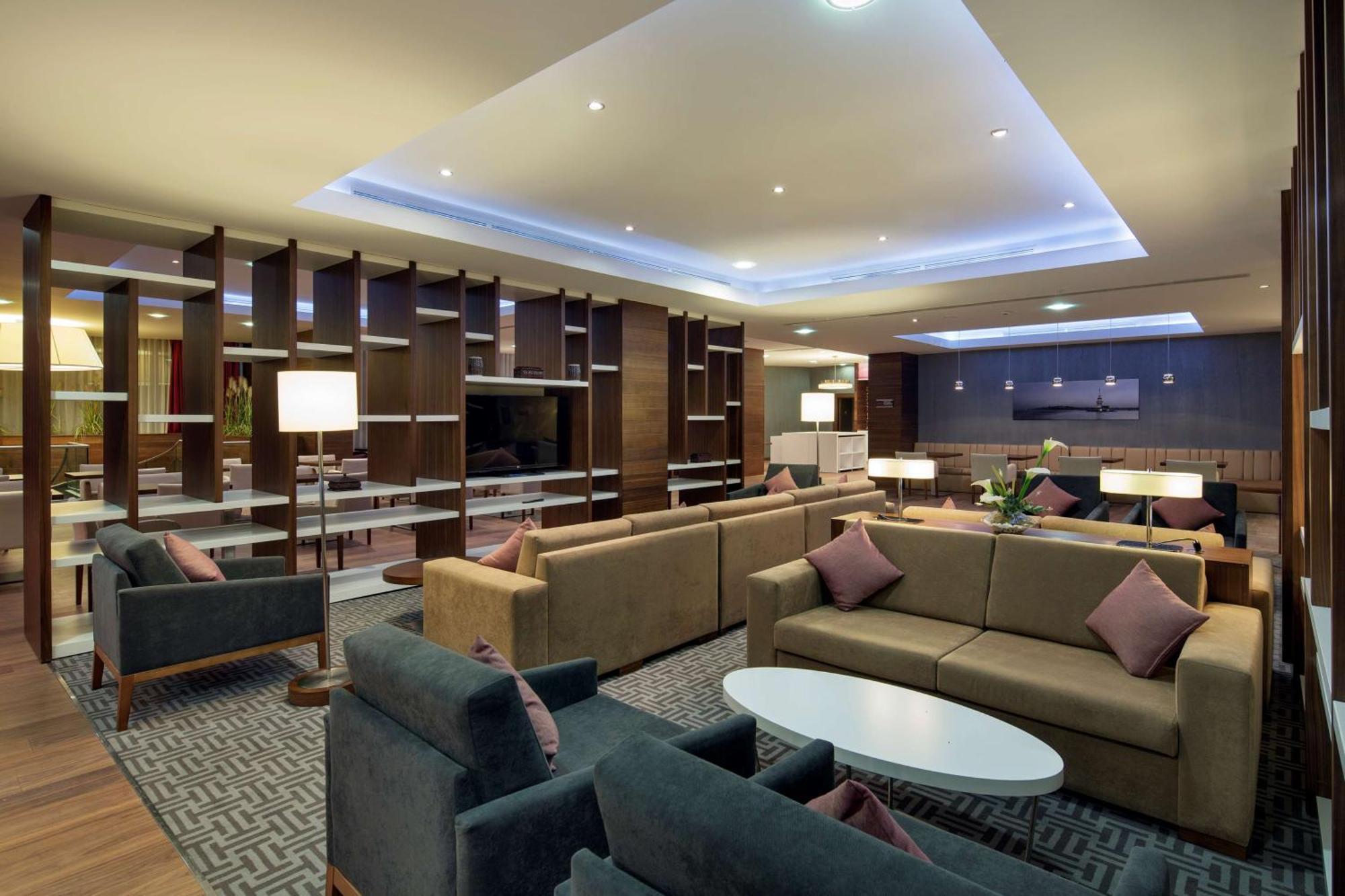 Hampton By Hilton Kayasehir 3*