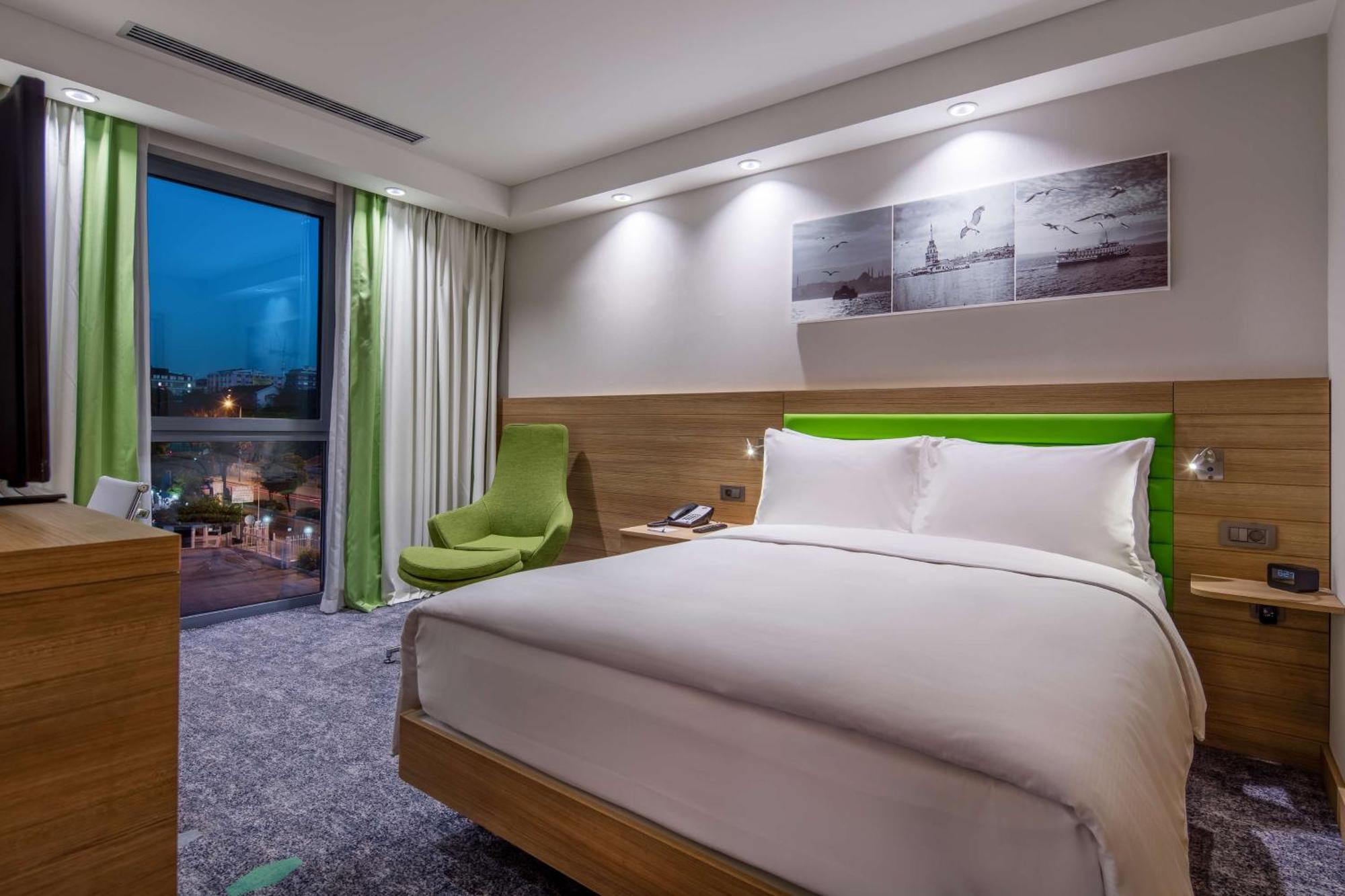 Hotel Hampton By Hilton Zeytinburnu 4*