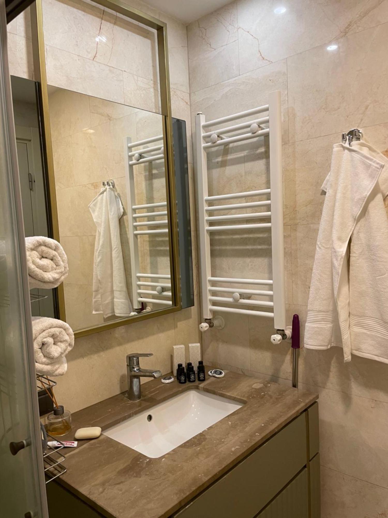 Luxury Fully Furnished