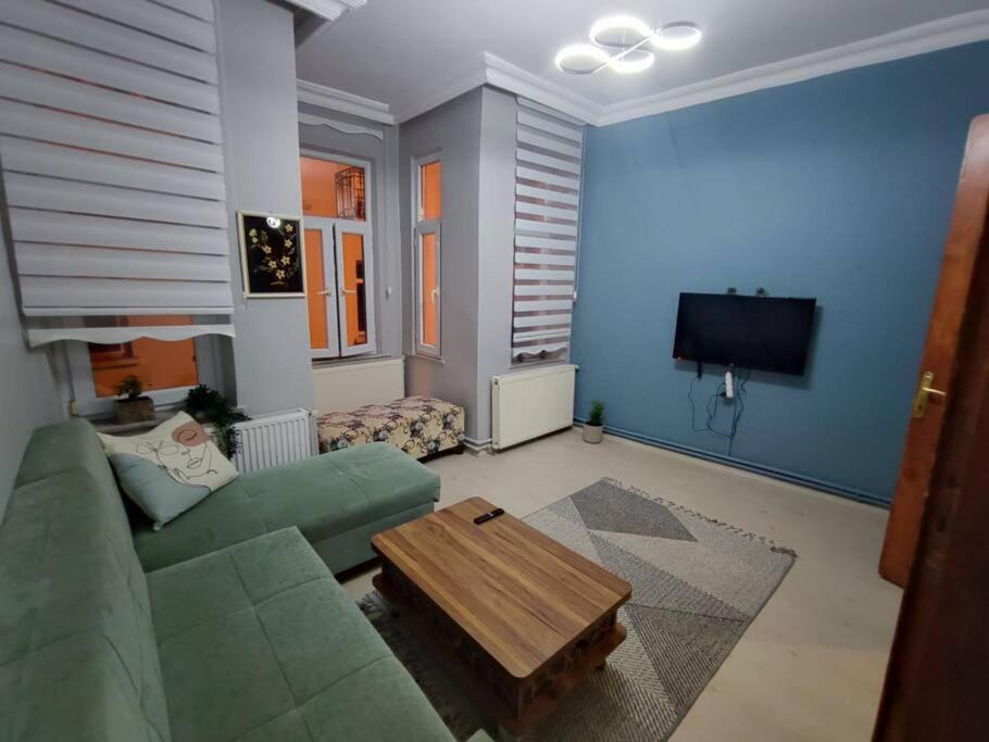 Gunes Hause
