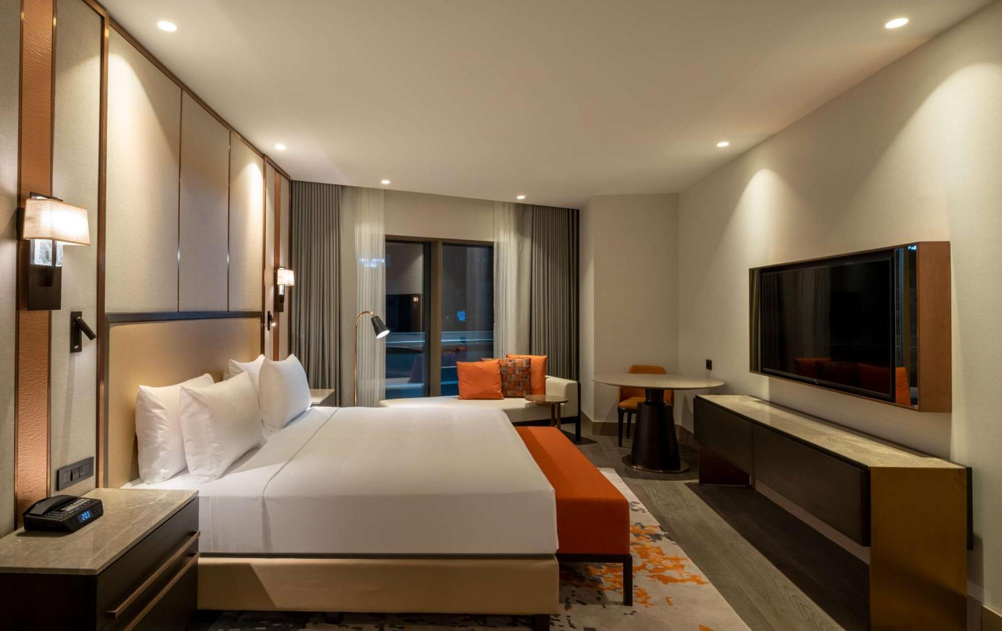 Hilton Mall Of Hotel 5*