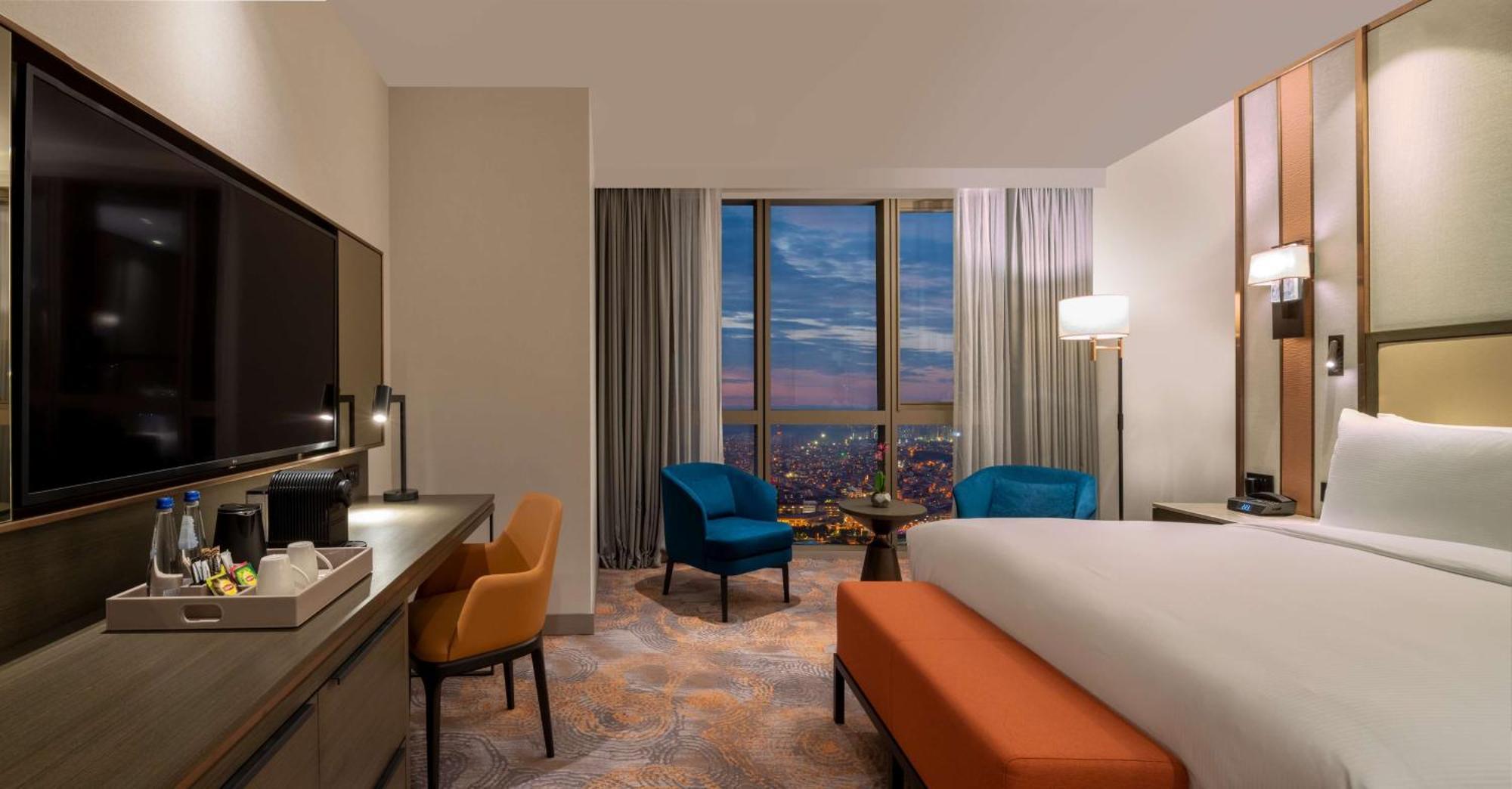 Hilton Mall Of Hotel 5*