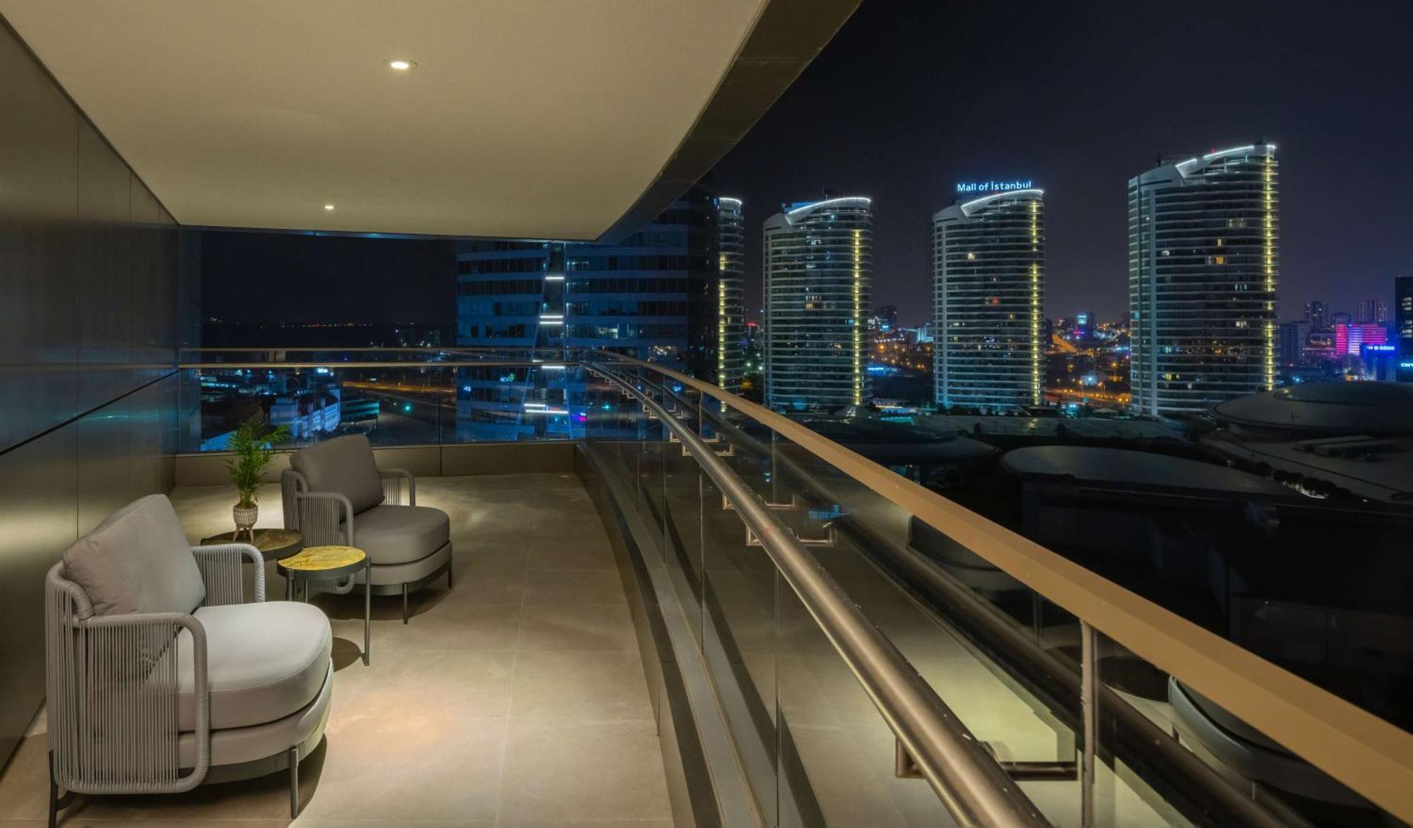 Hilton Mall Of 5*