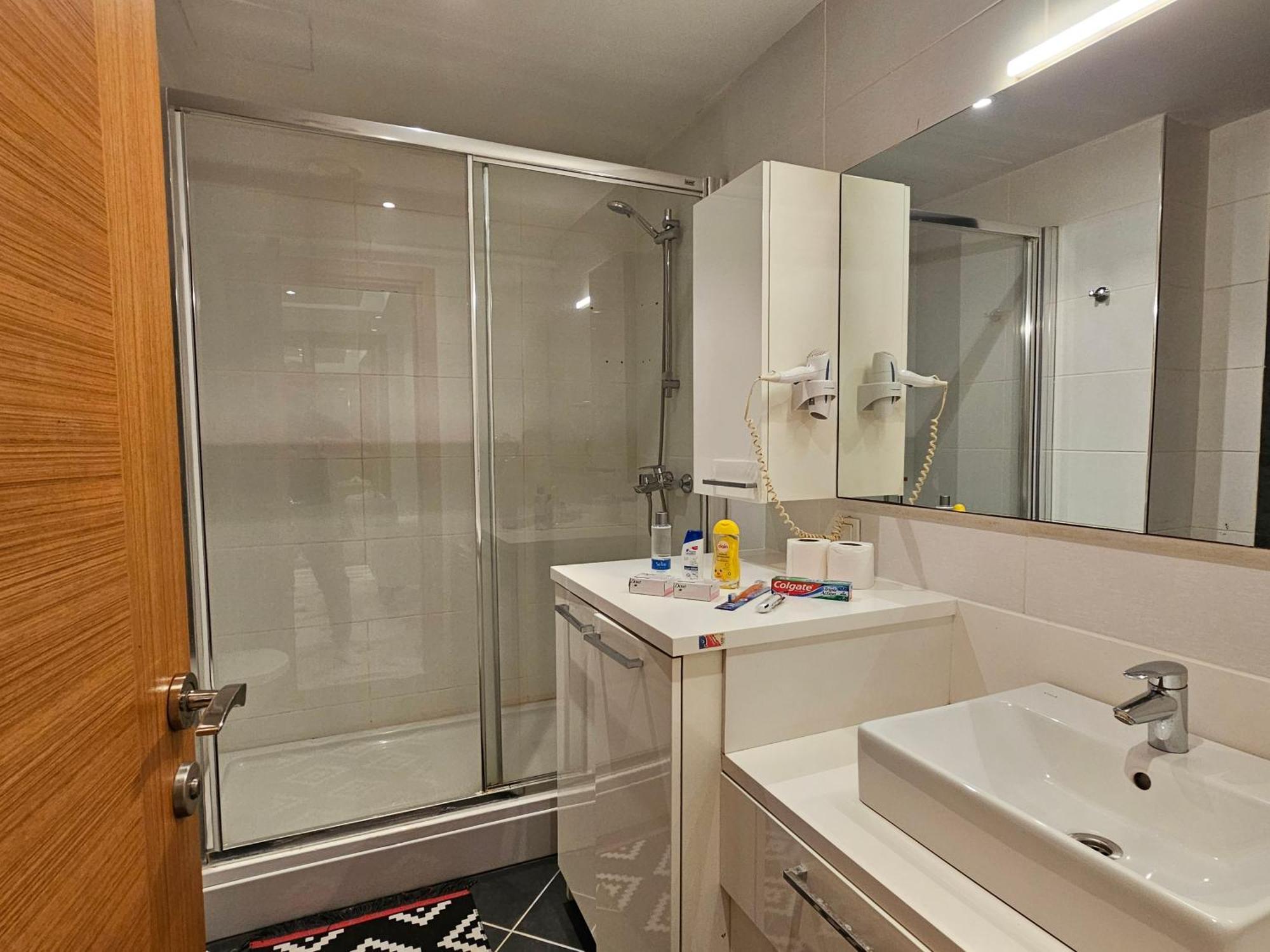 Apartment Perfect Taksim, 2 Bedroom, Pool, Gym, Sauna