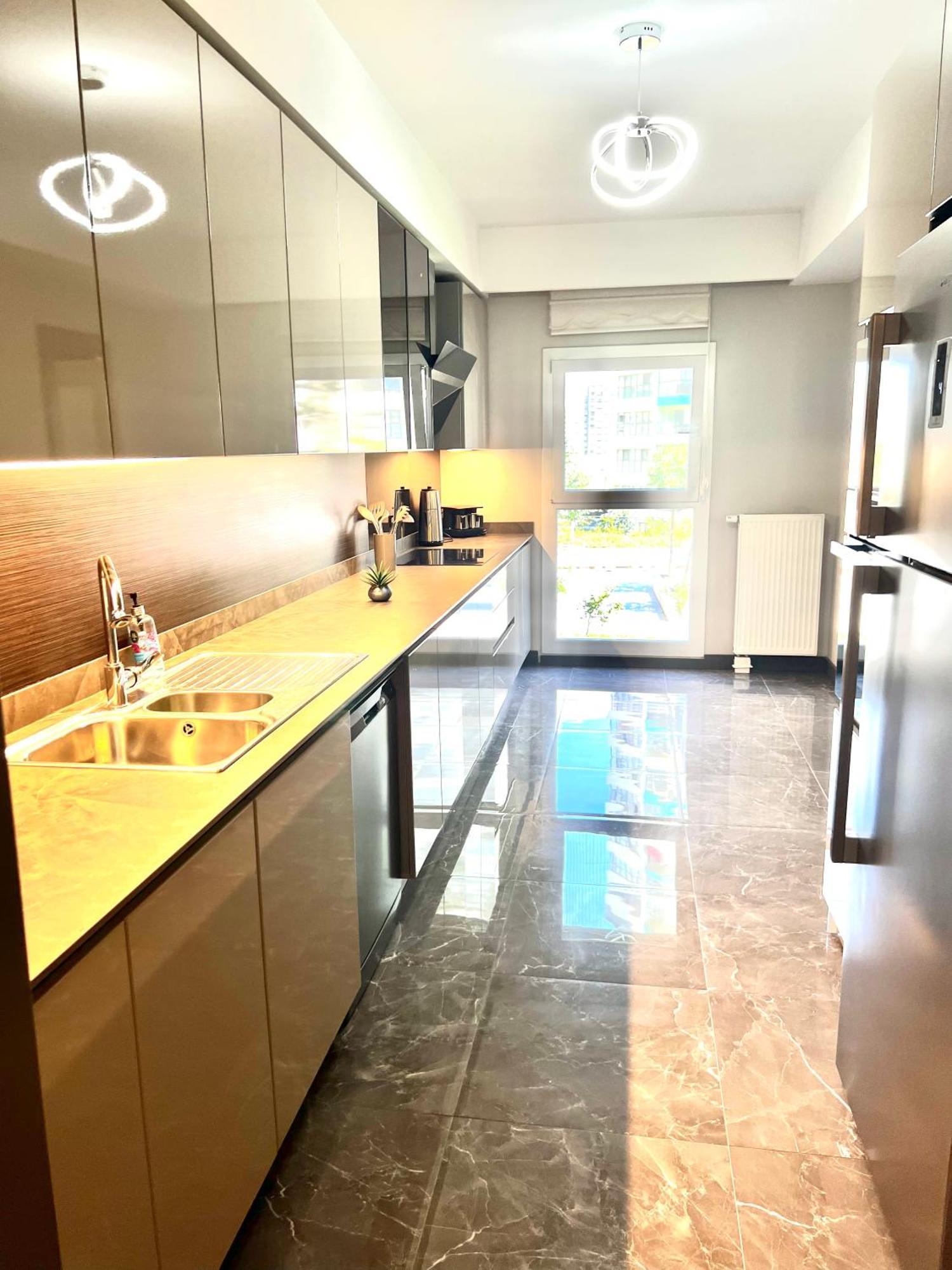 Family Luxury 3 Bedroom 1 Saloon * Istanbul