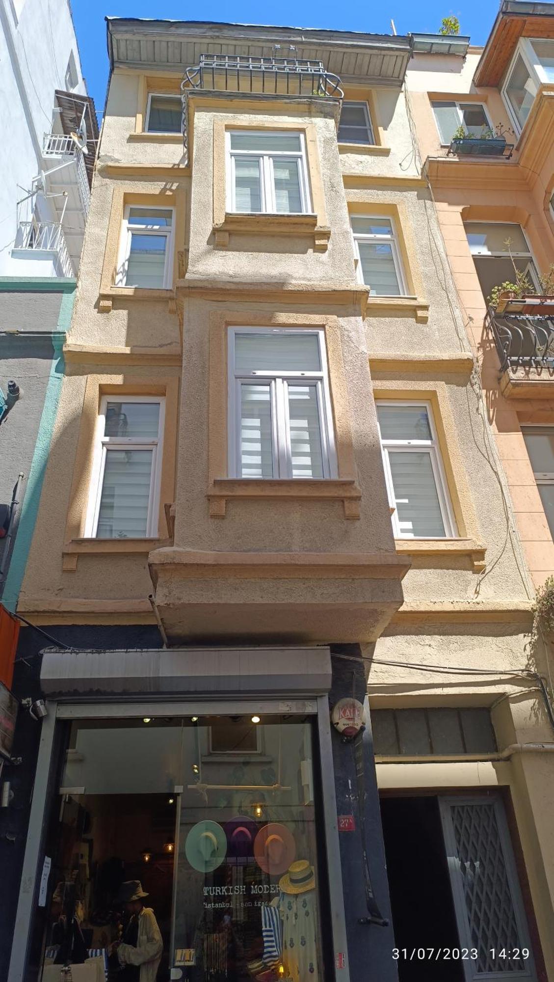 Gunes Hause