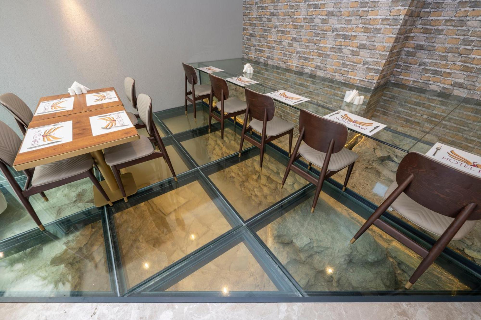 Hotel Ravi 3*