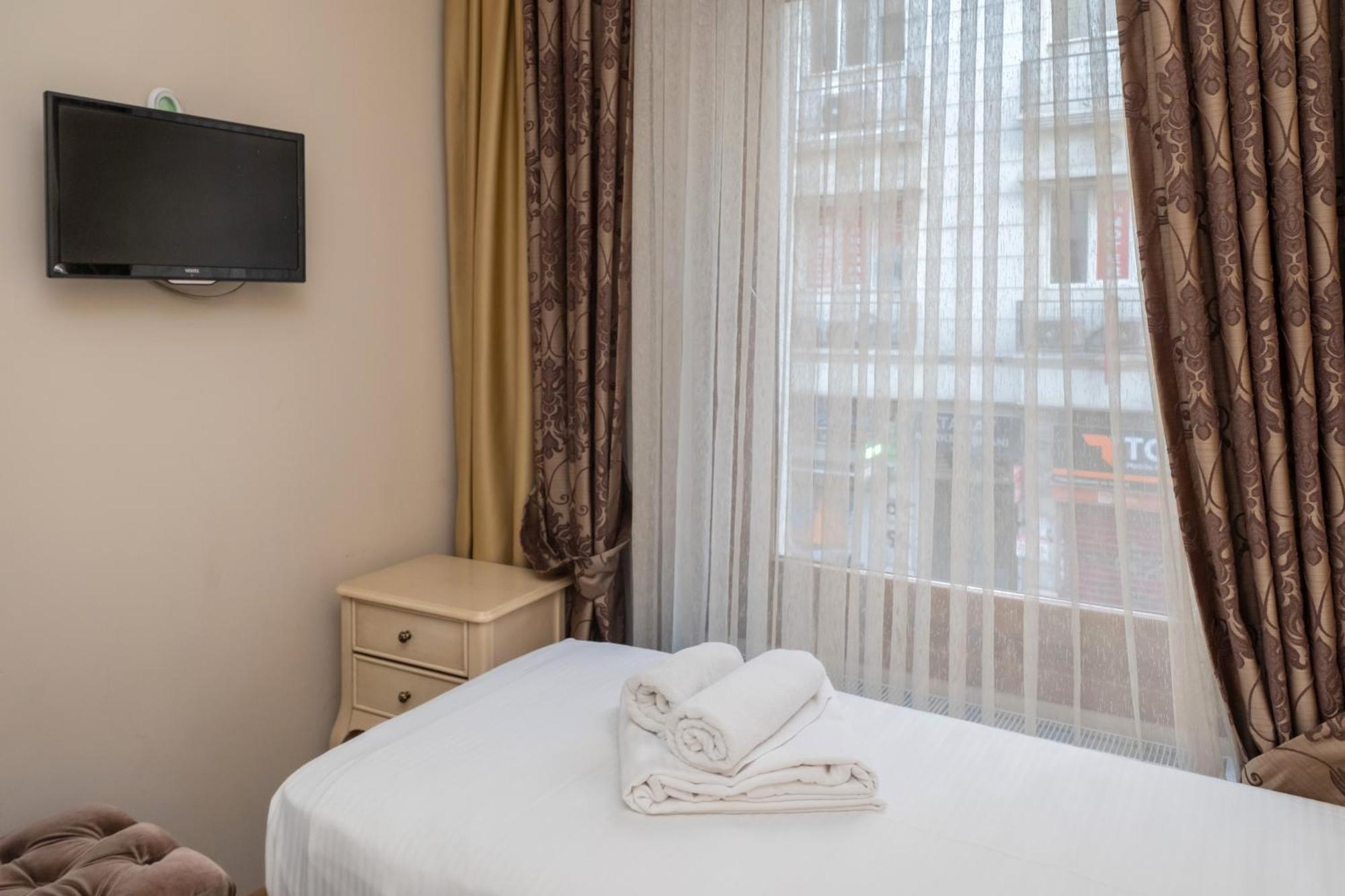 Felicity Hotel