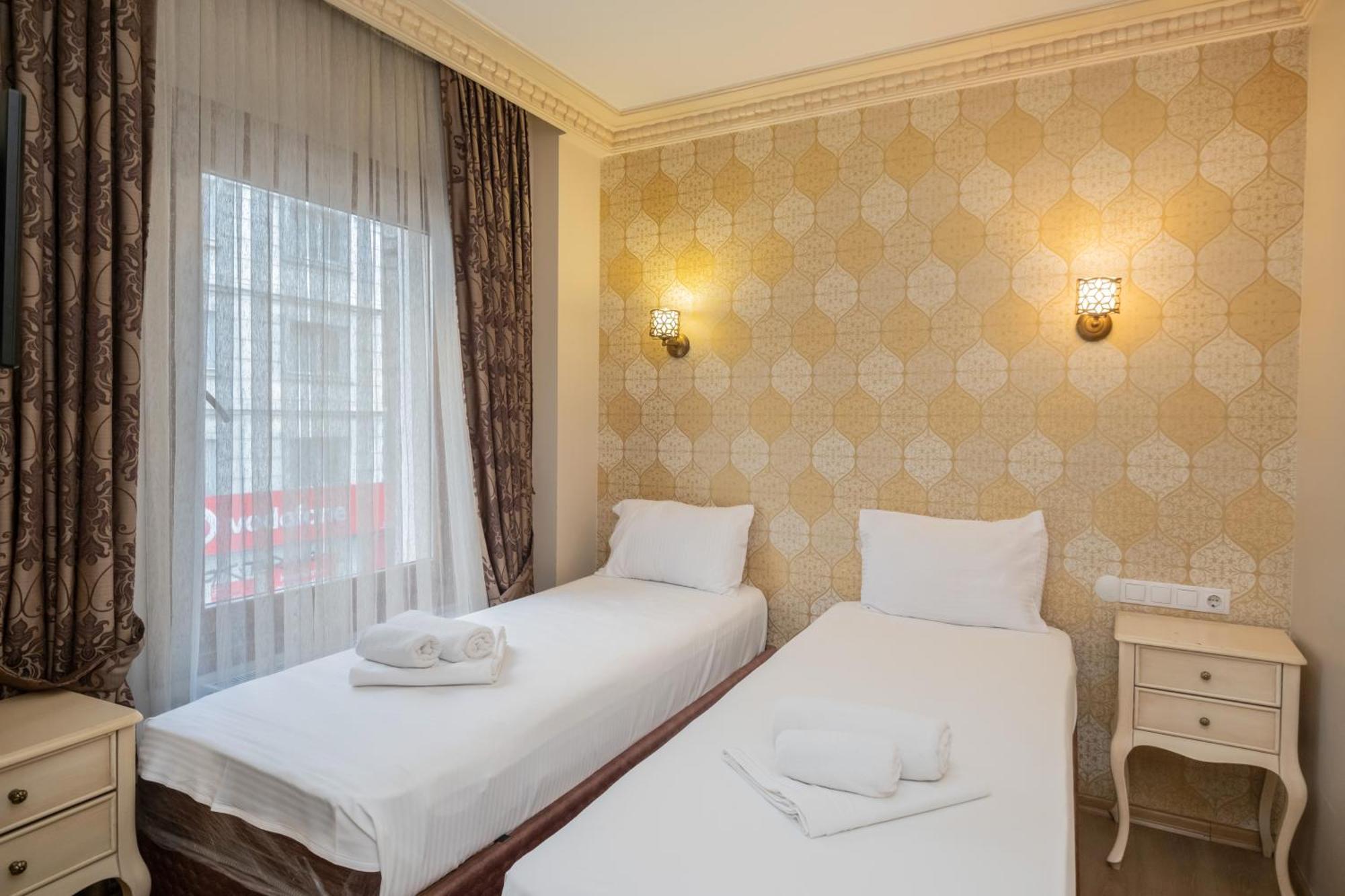 Felicity Hotel