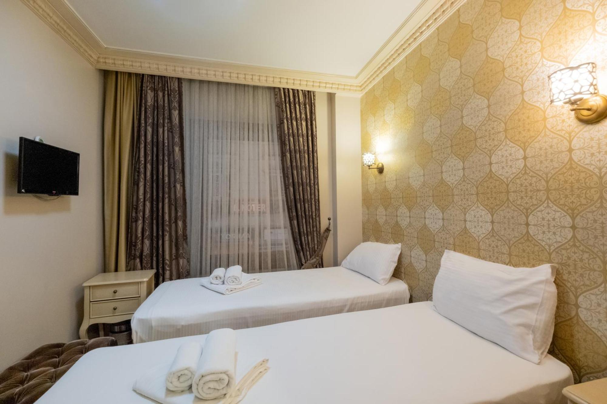 Felicity Hotel