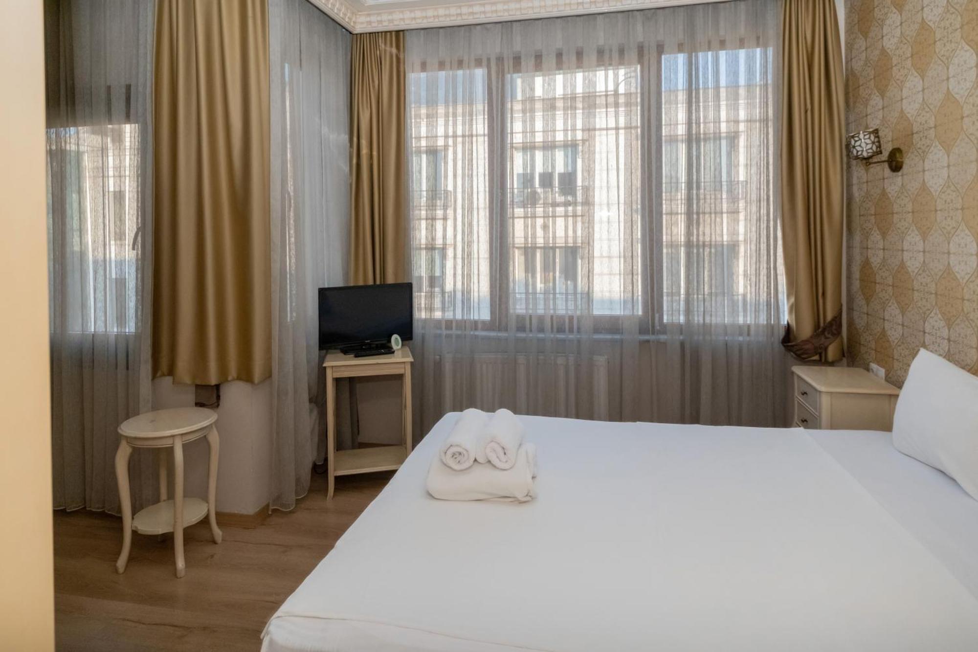 Felicity Hotel 3*