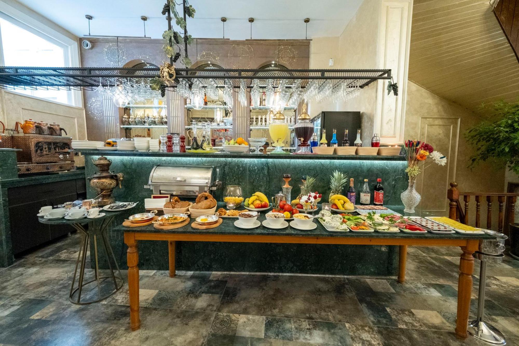 Solomon's Mansion Hotel
