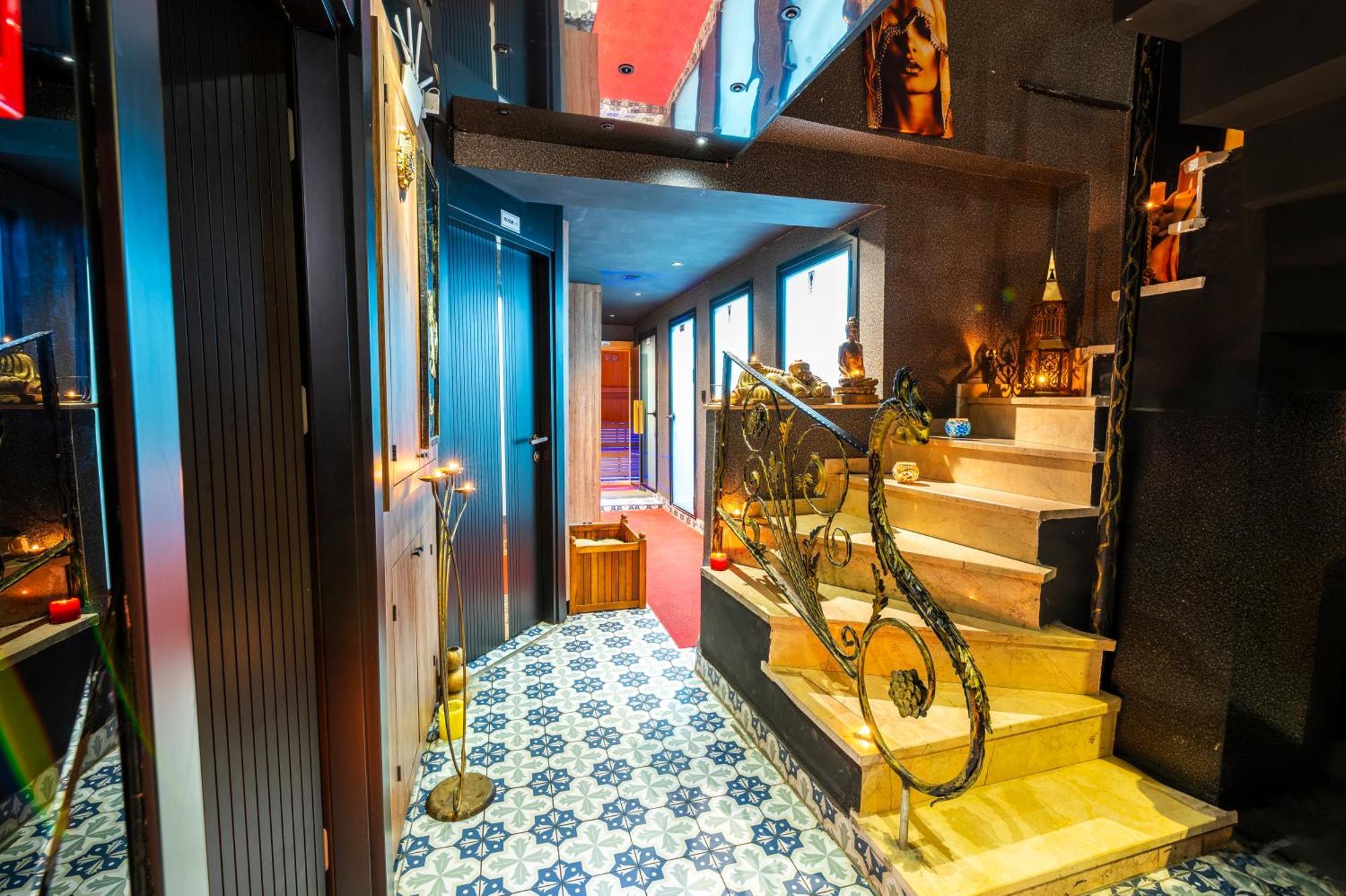 Karaköy Aparts Otel 4*