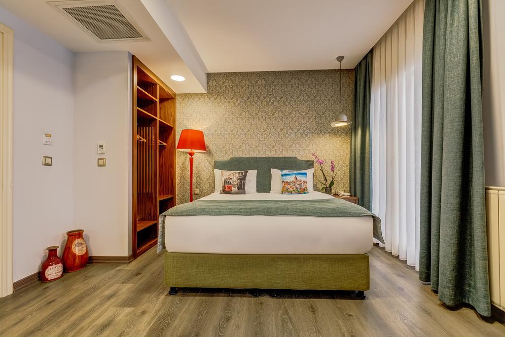 Sometimes Taksim Hotel 3*