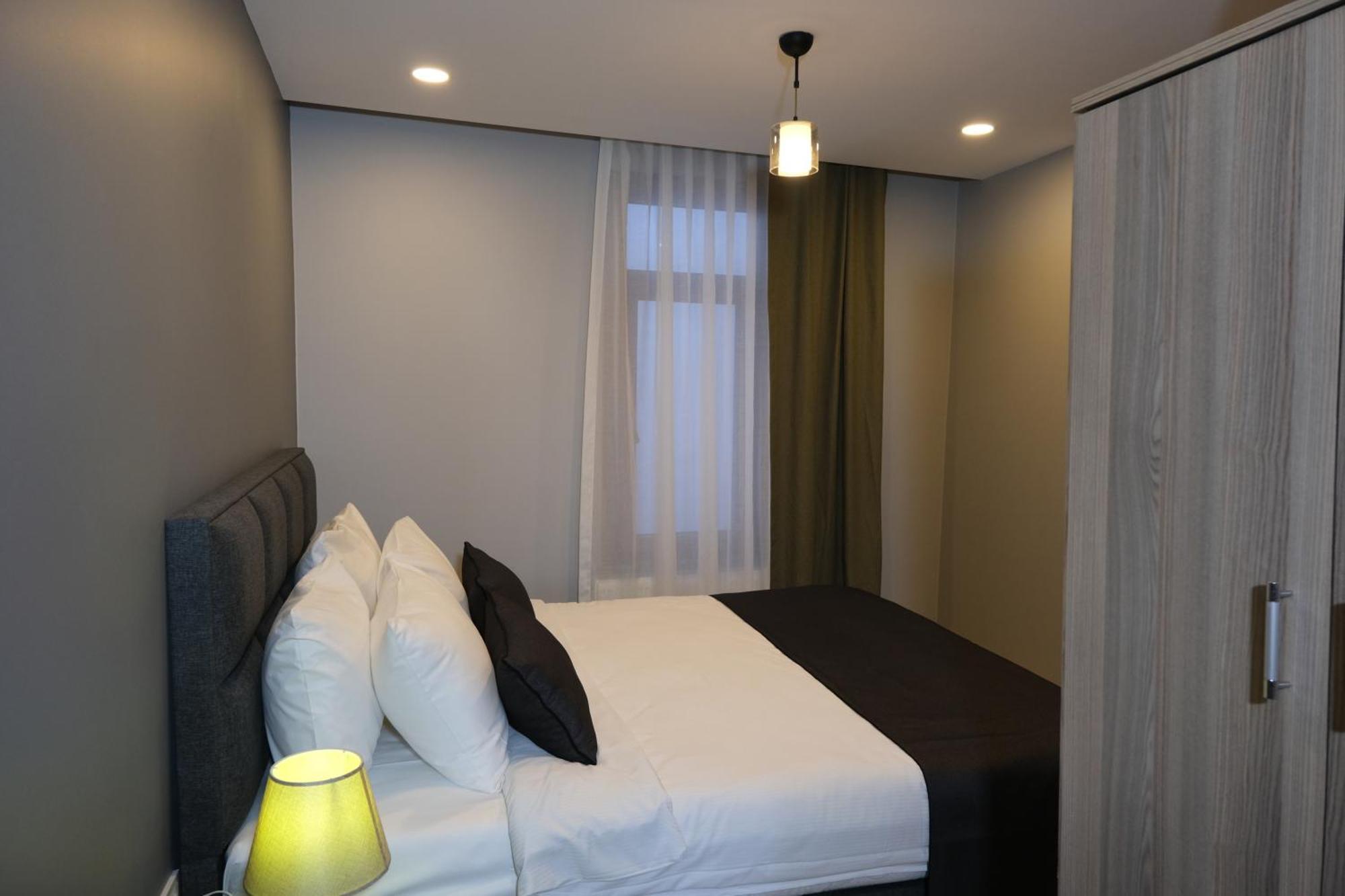 Pera Aparthotel *