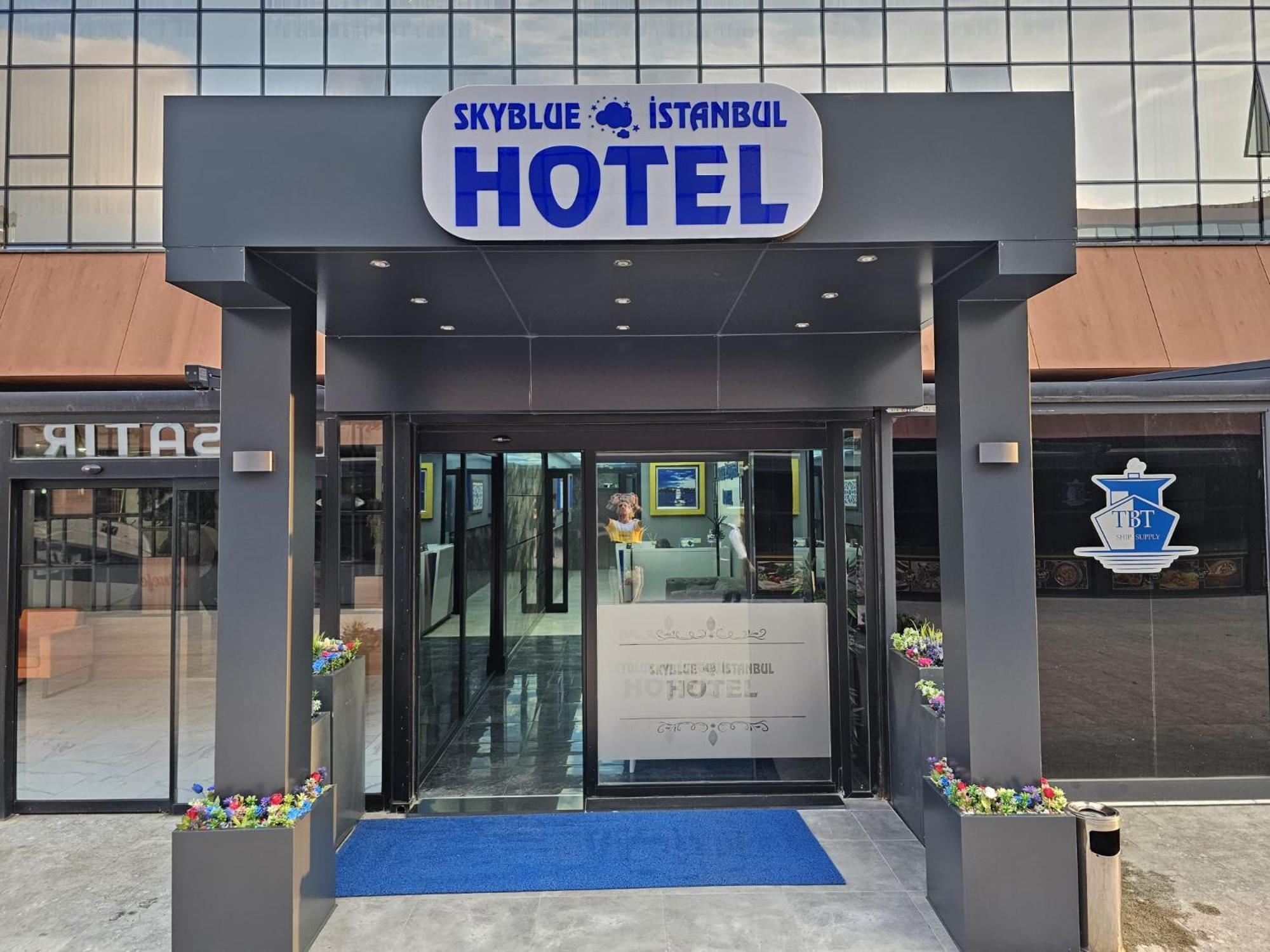 Skyblue Aparthotel *