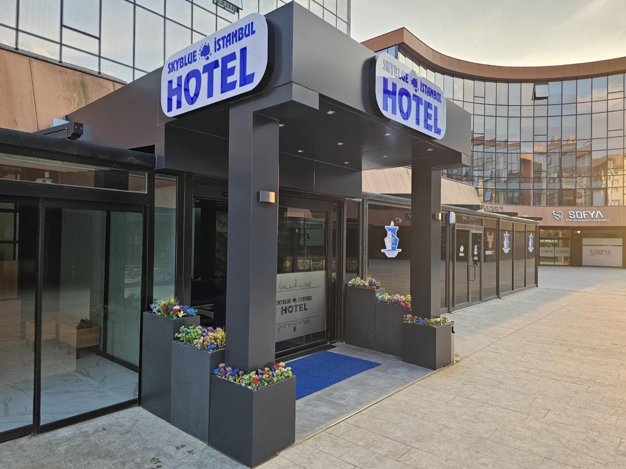 Skyblue Aparthotel *
