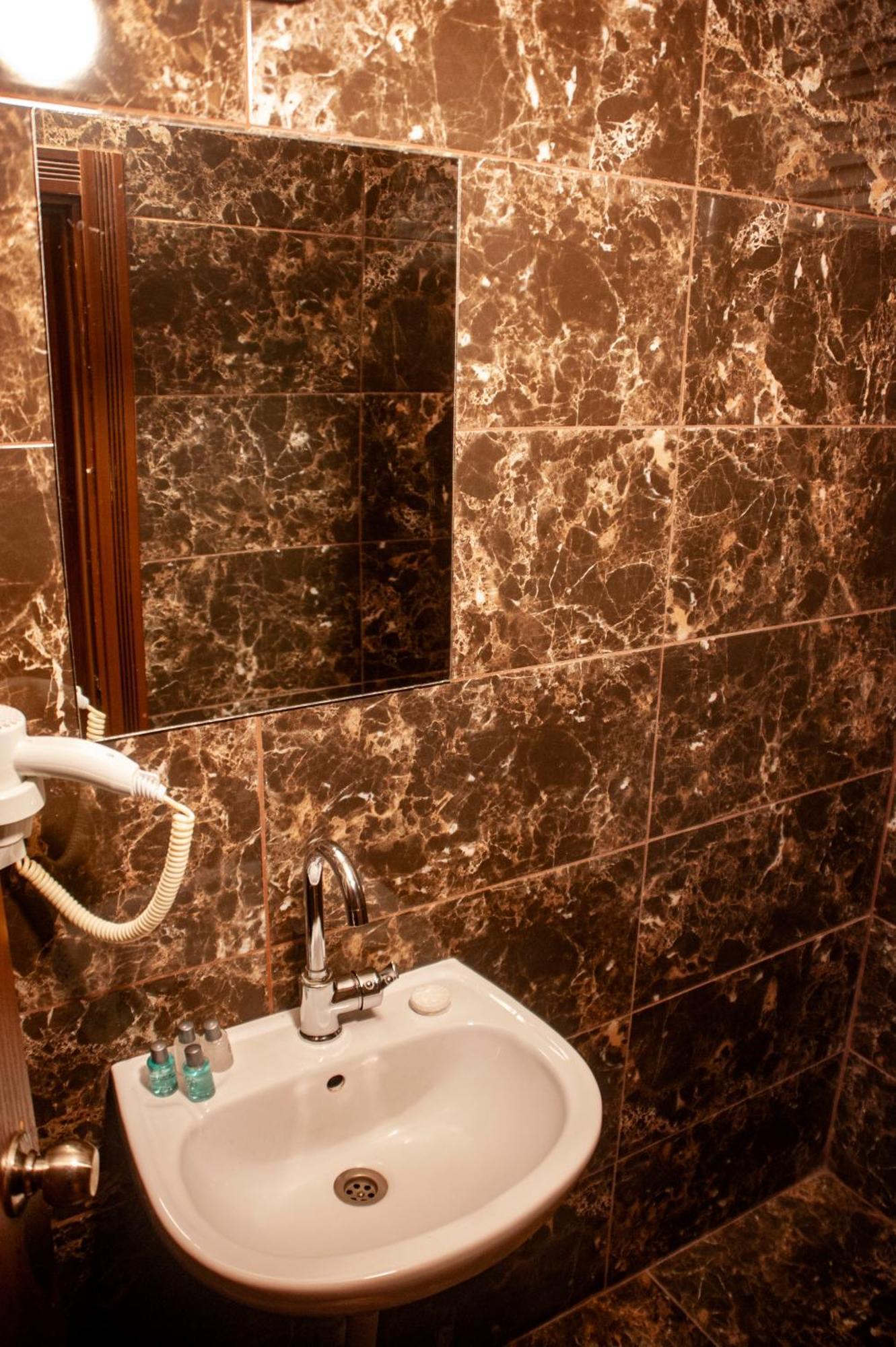 Irish Hotel 2*
