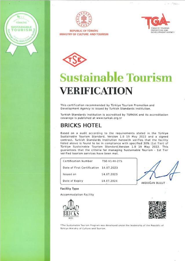 Hotel Bricks 5*