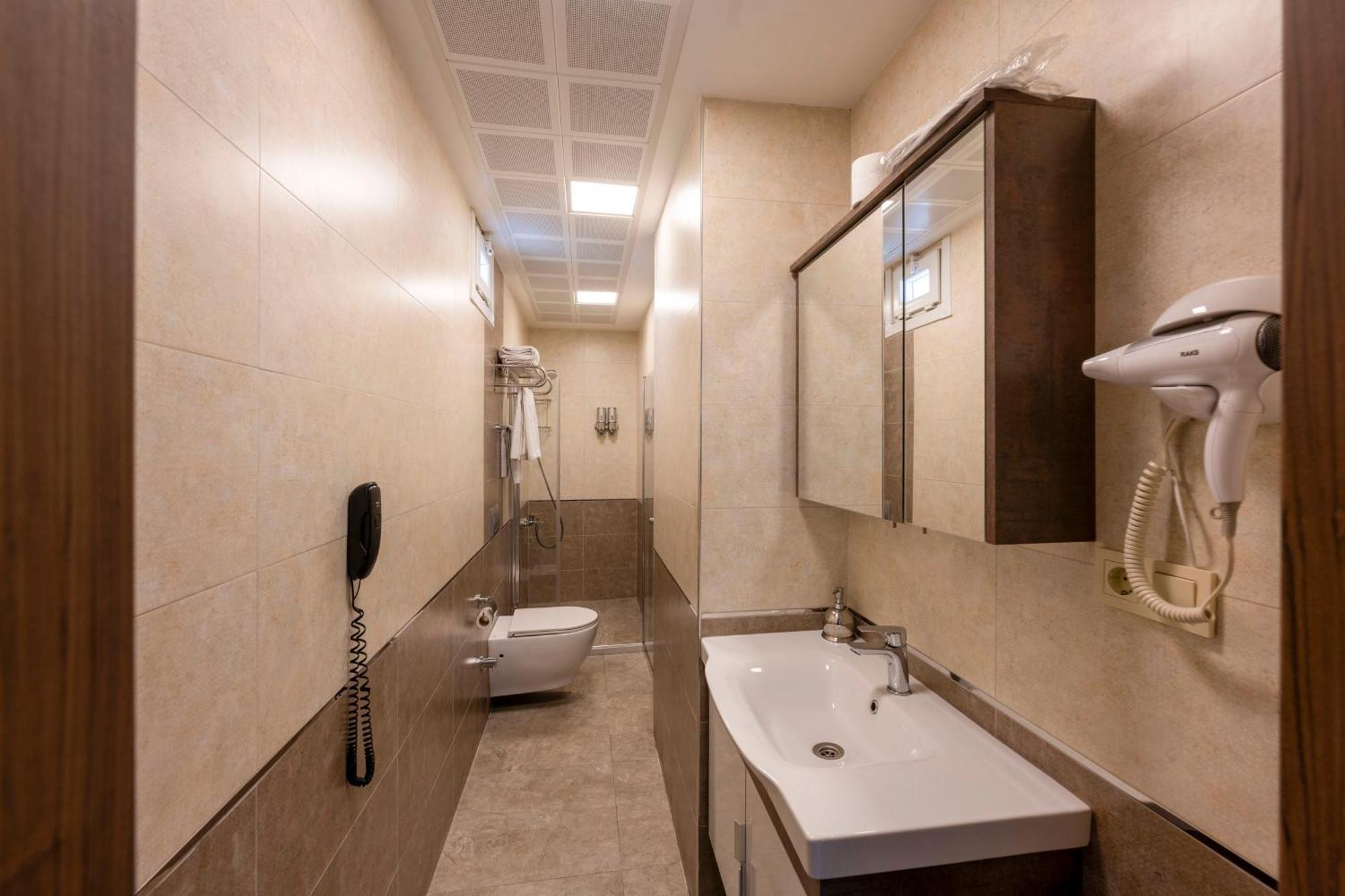 Comfort Hotel 2*