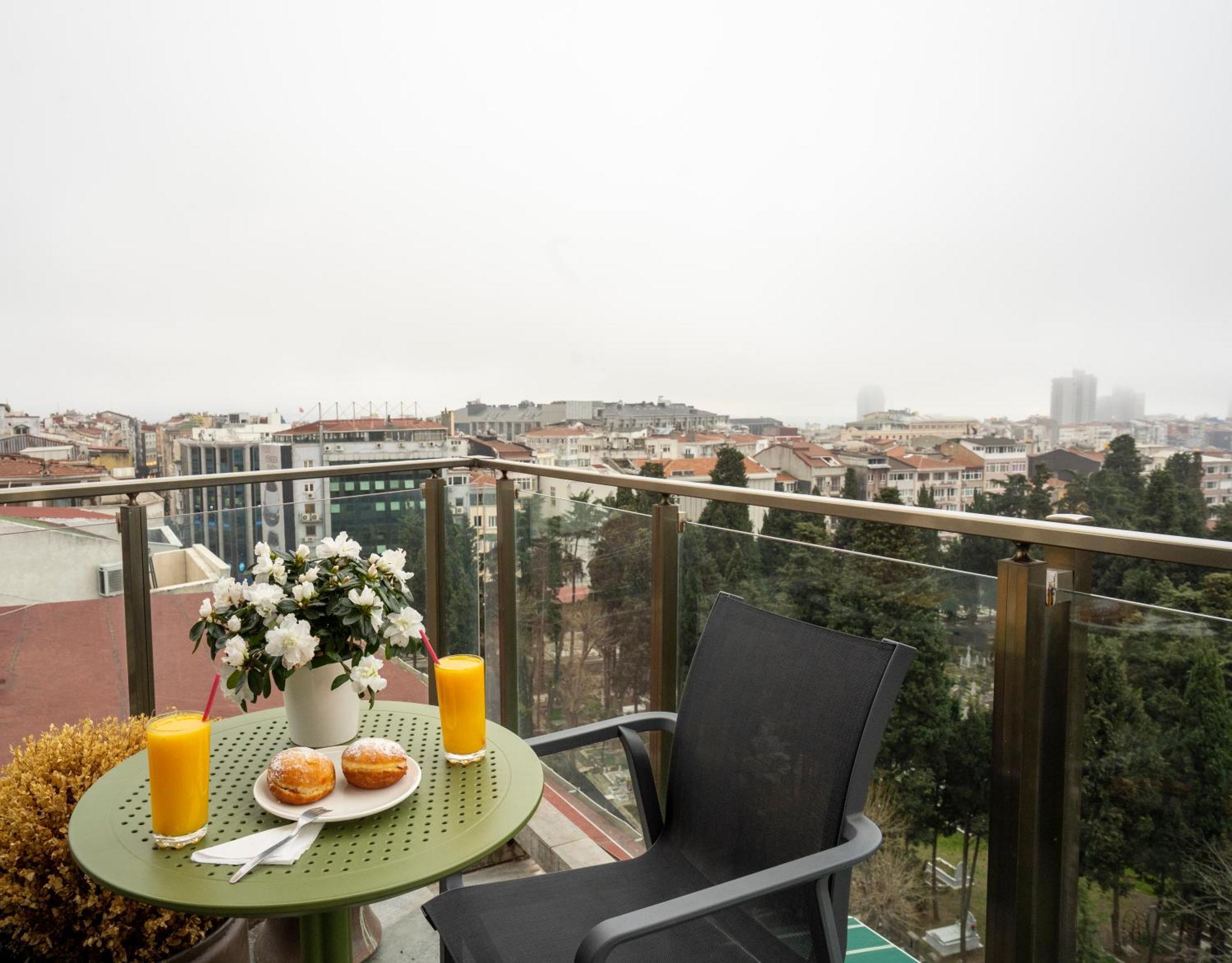 Hotel Numi 4*