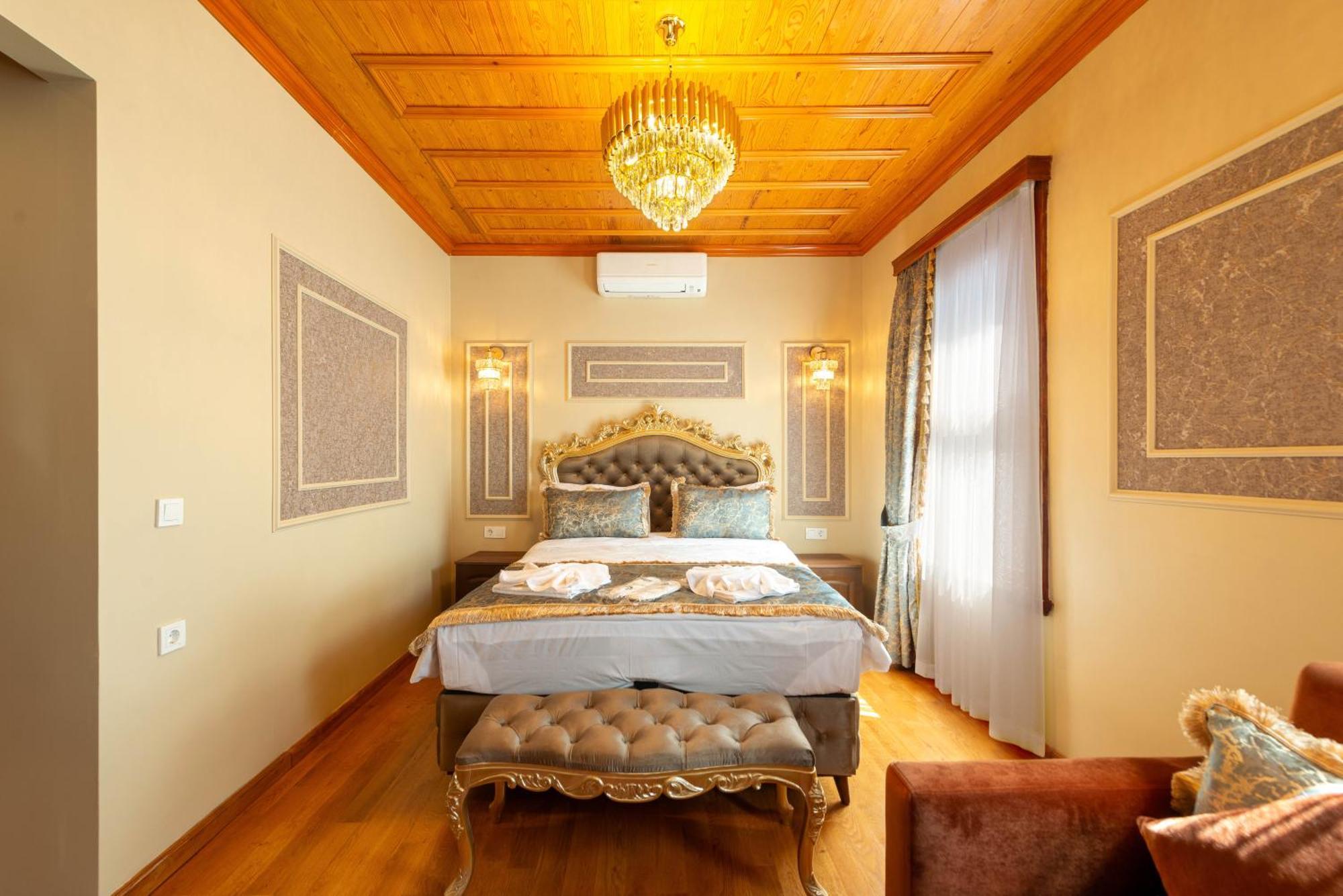 Brown Mansion Oldcity Otel