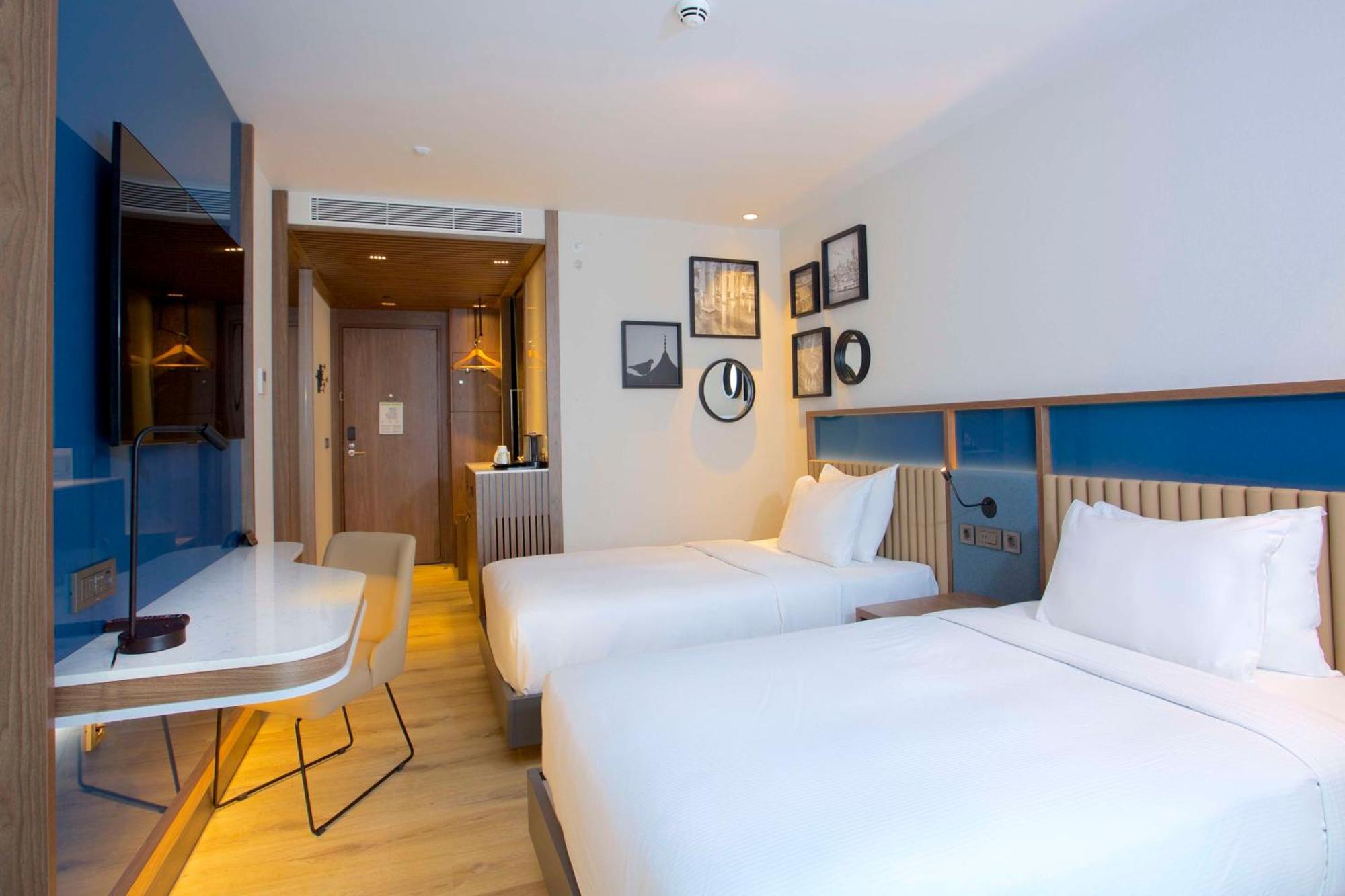 Hampton By Hilton Old 3*