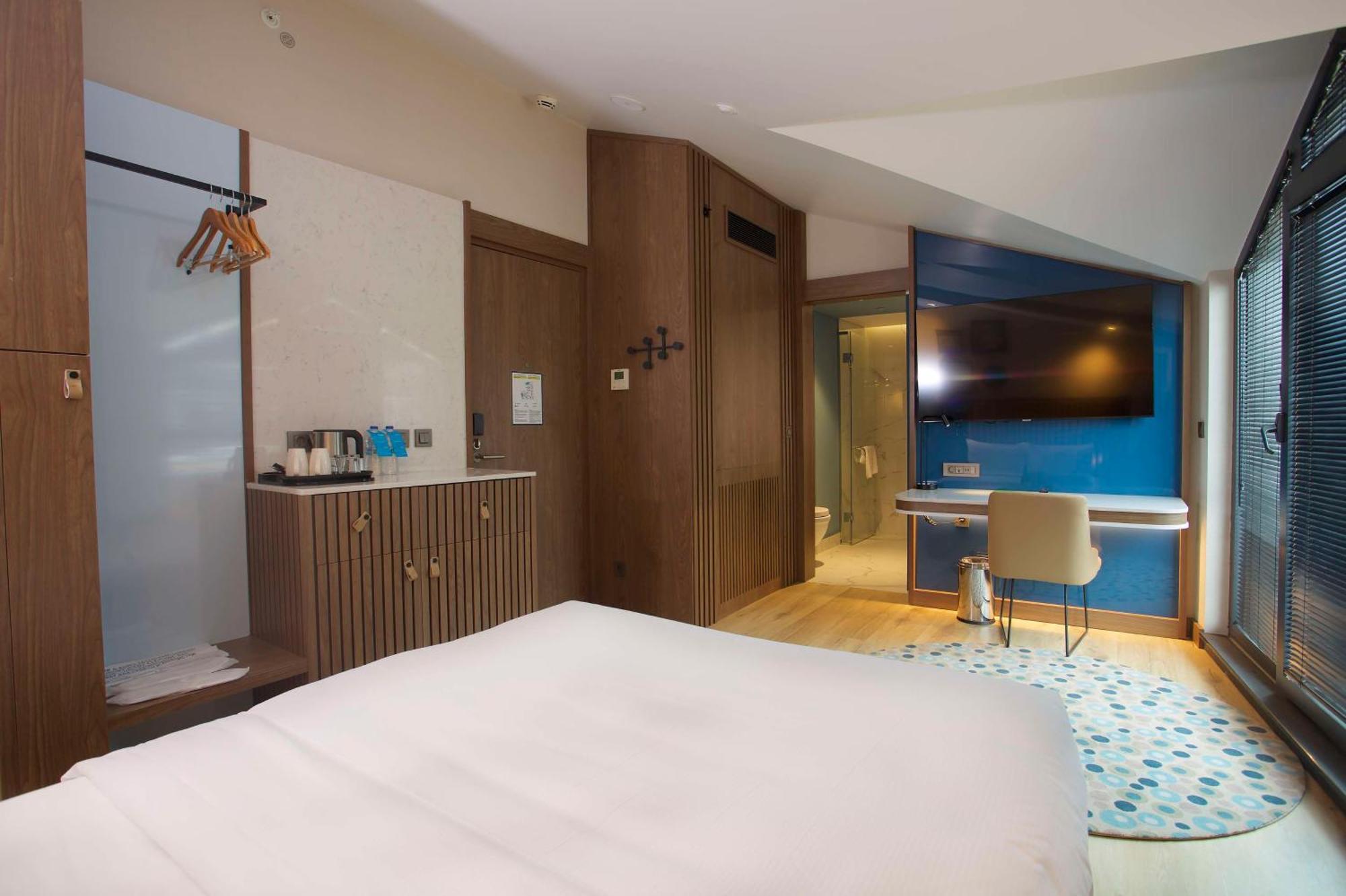 Hampton By Hilton Old 3*