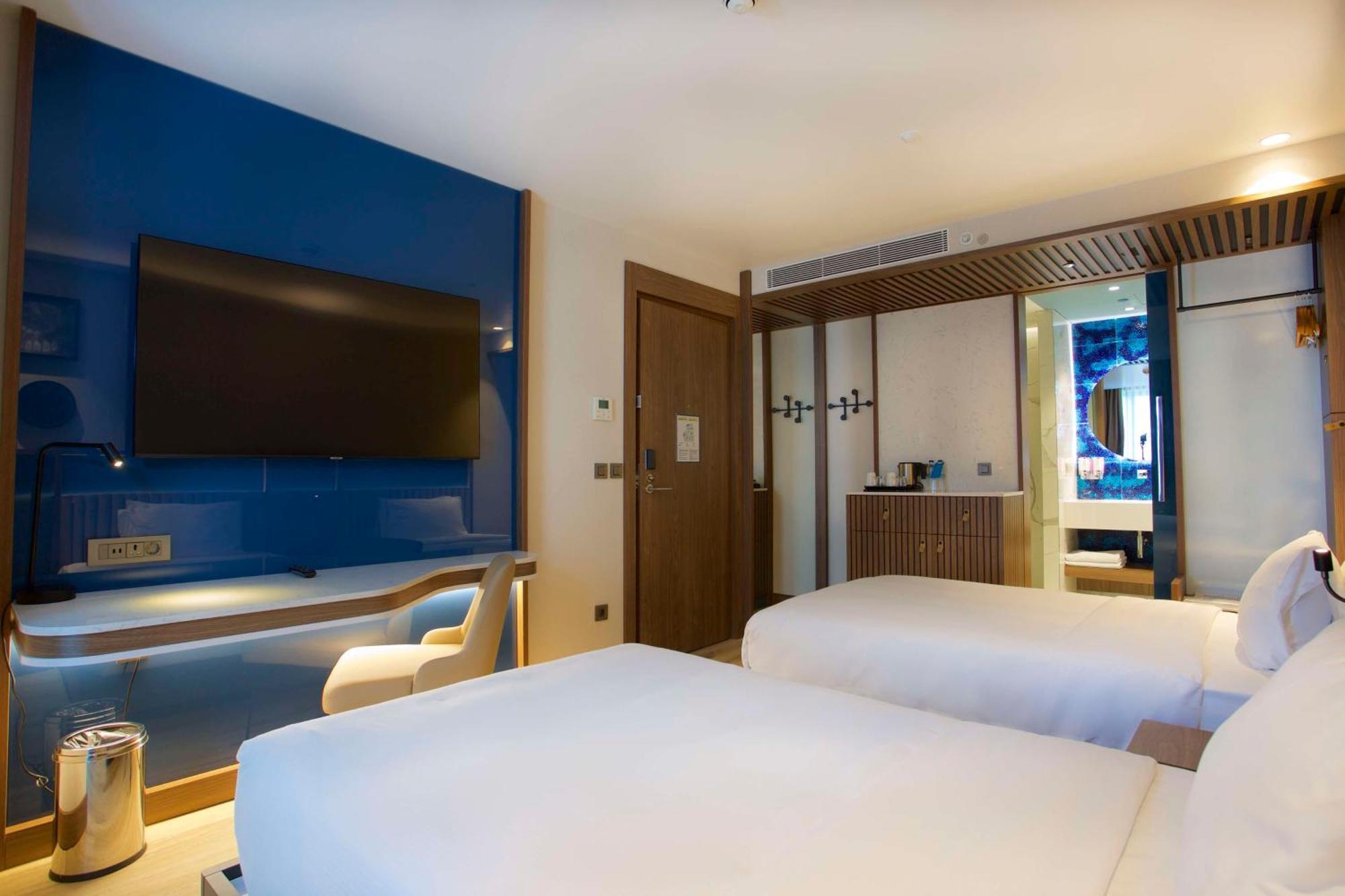 Hampton By Hilton Old 3*