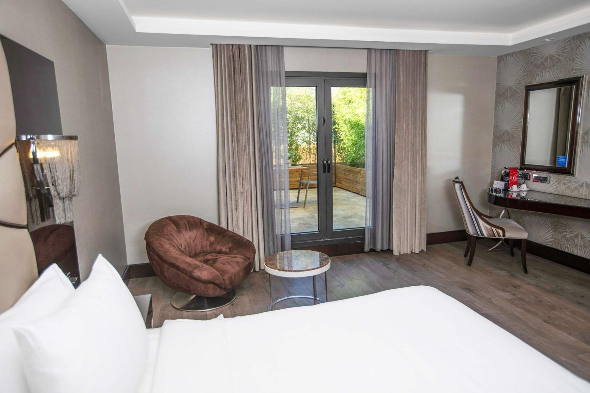 Doubletree By Hilton Gayrettepe Hotel