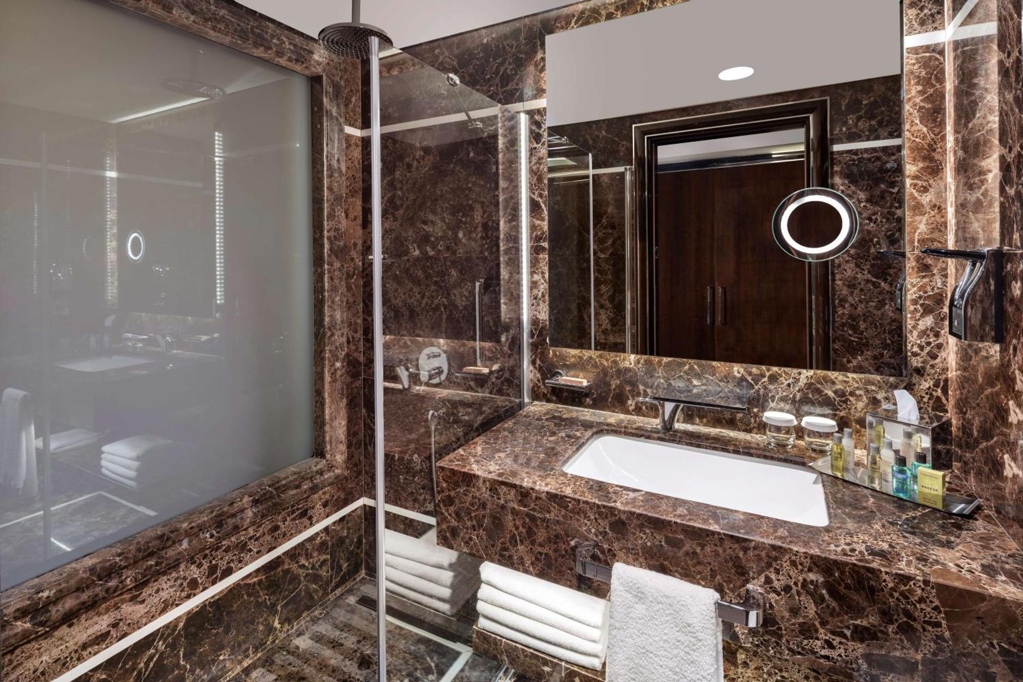 Hotel Doubletree By Hilton Gayrettepe Istanbul