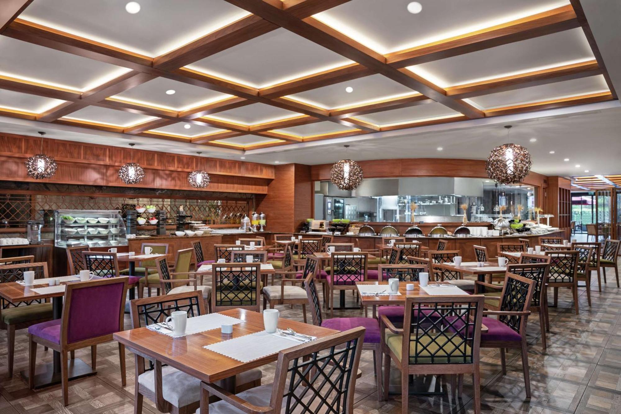 Doubletree By Hilton Gayrettepe Hotel