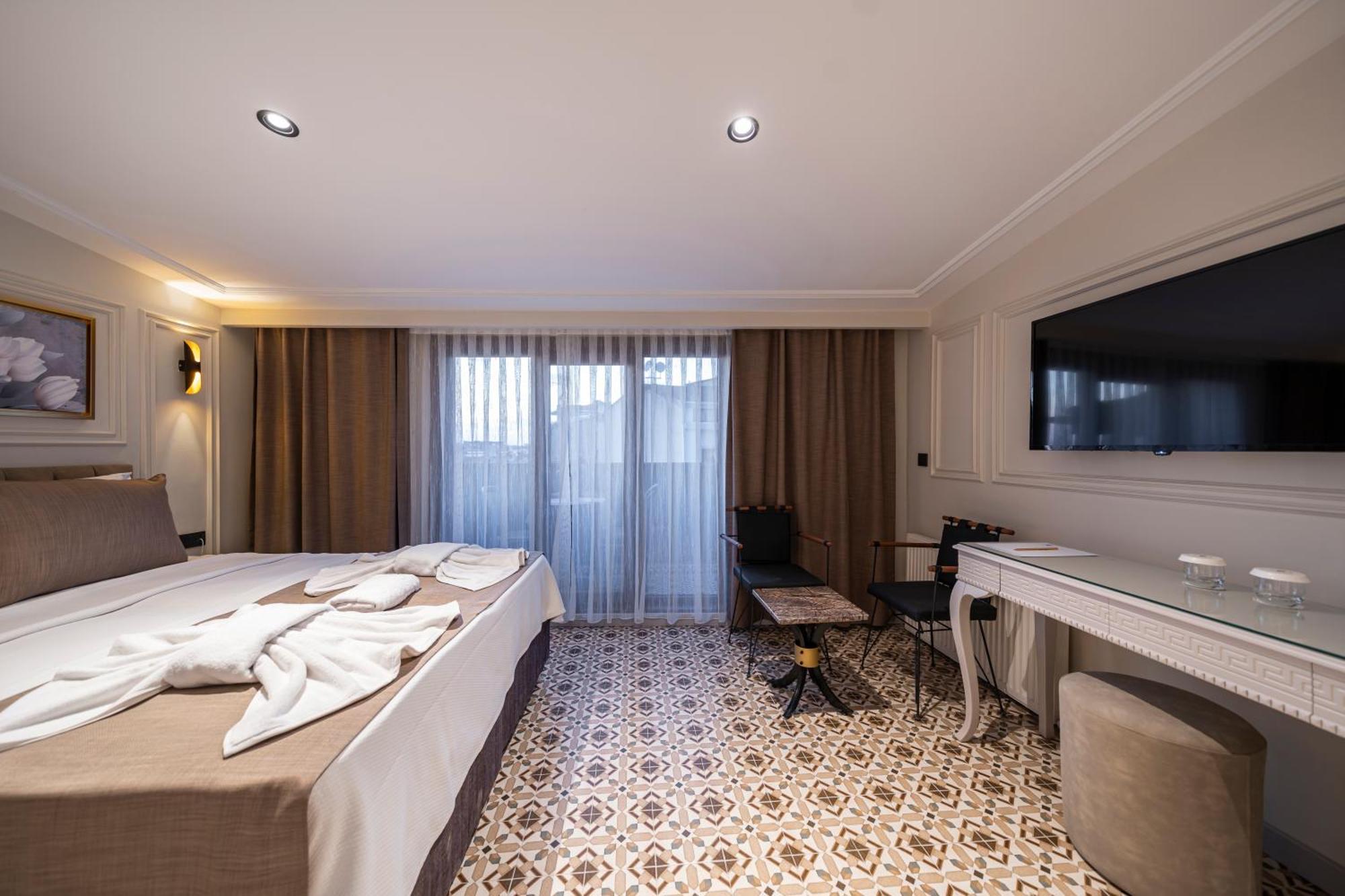 Hotel Pera Luna Premium *