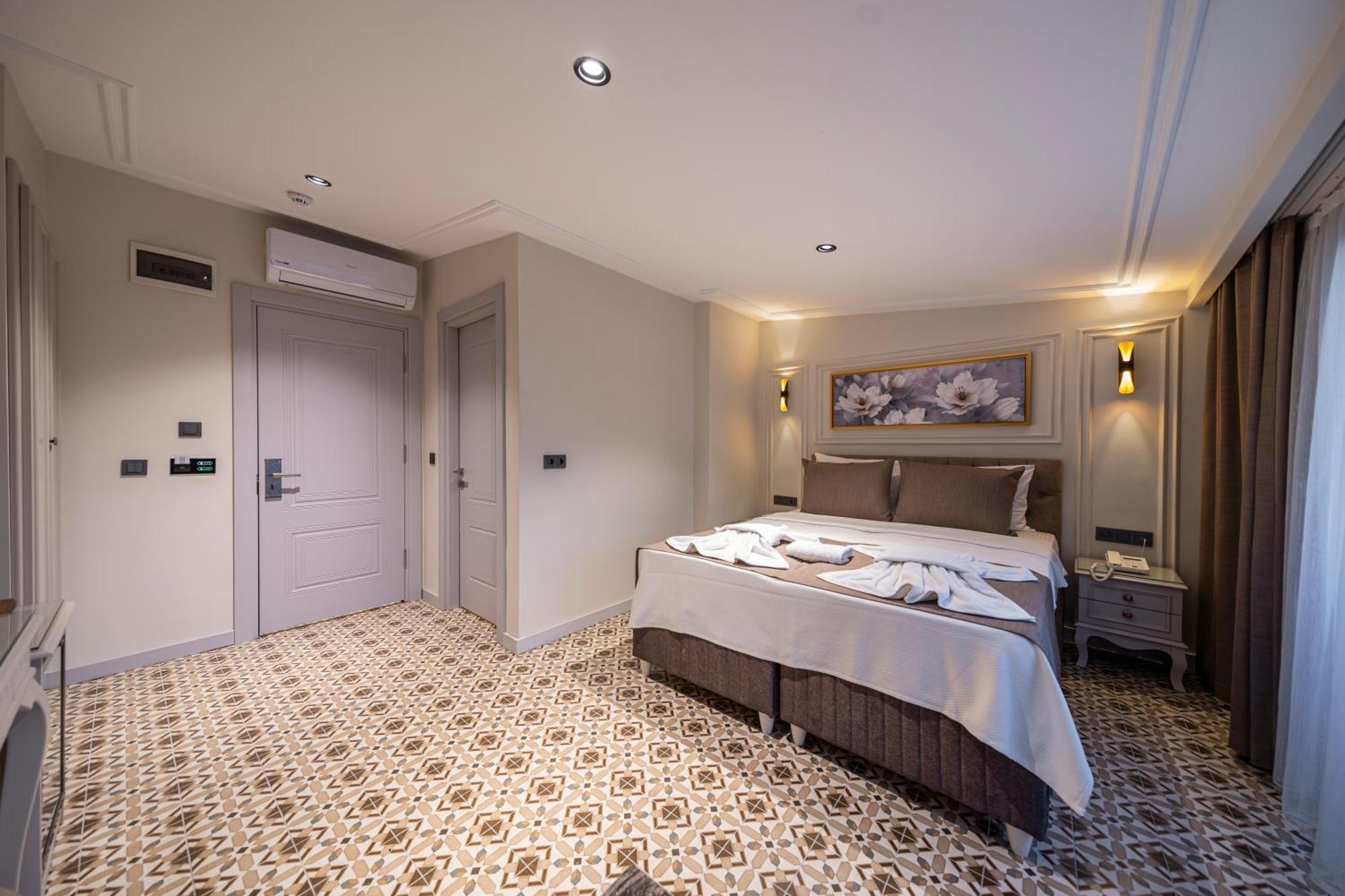 Pera Luna Premium Hotel *