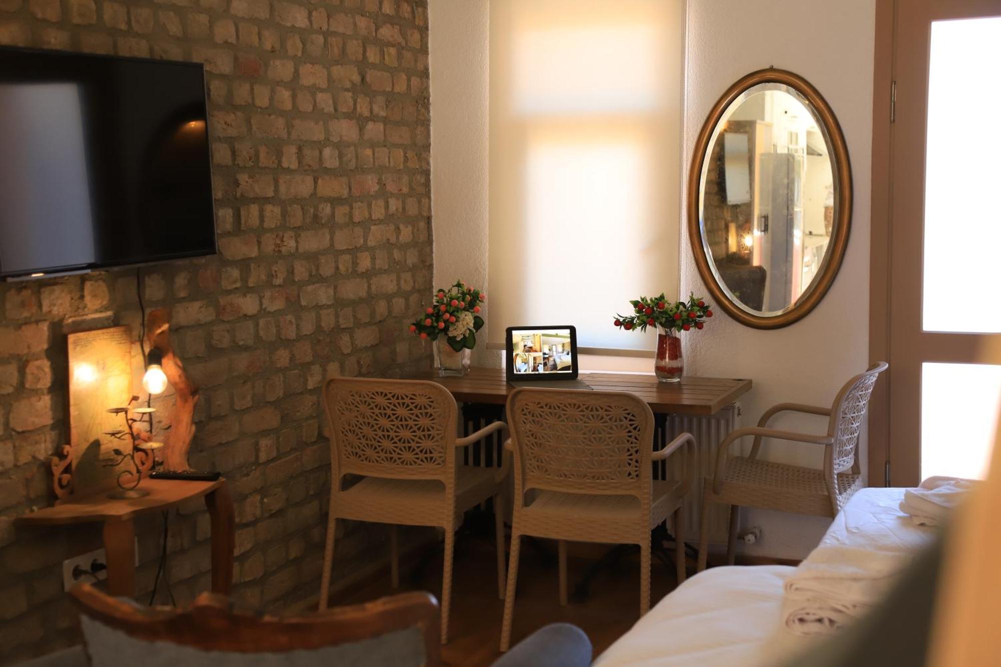 Balat Historical House Apartment *